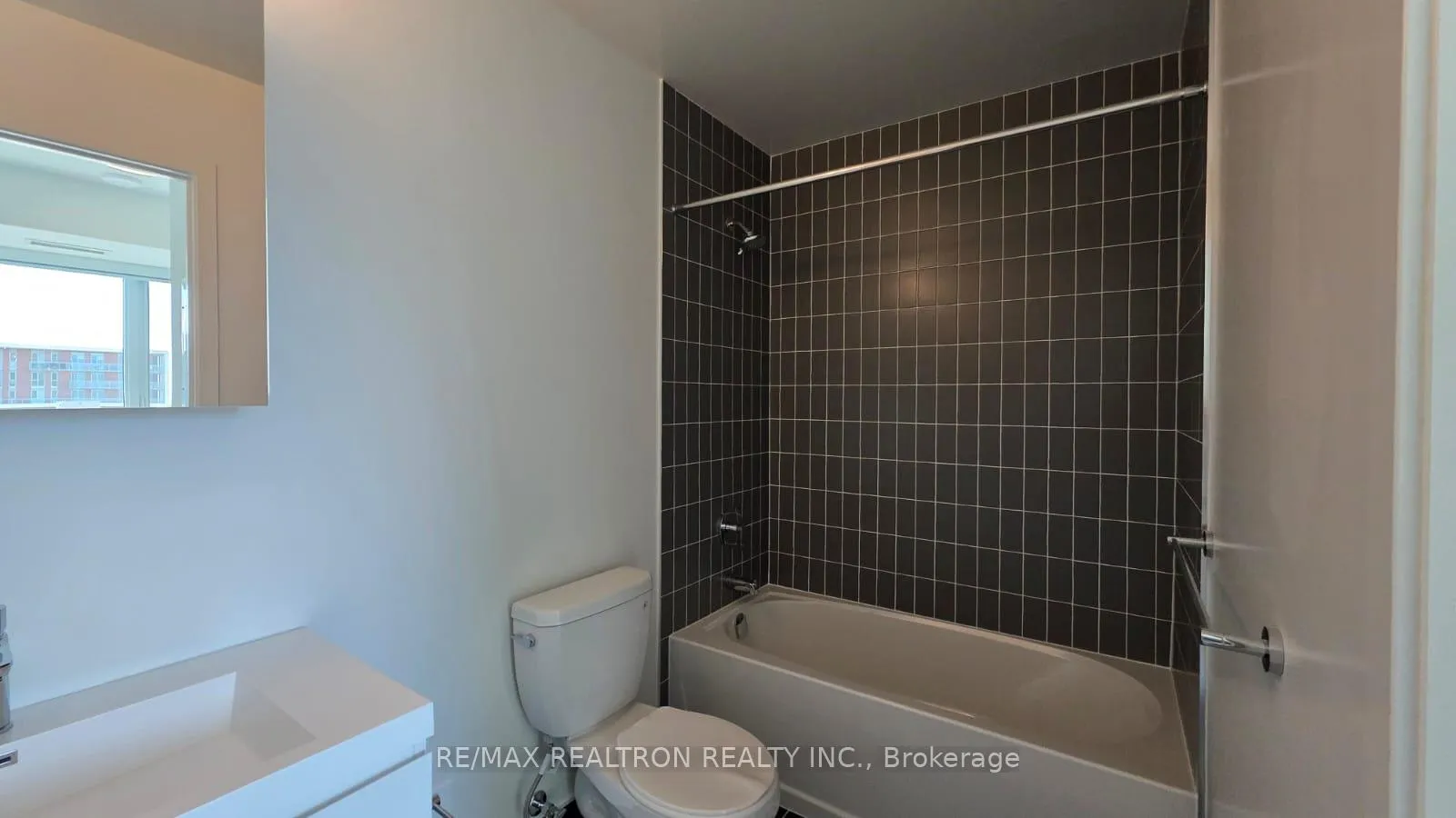 Photo 14 of Unit 1202, 38 Andre De Grasse Street, Markham, Unionville — HOMEH