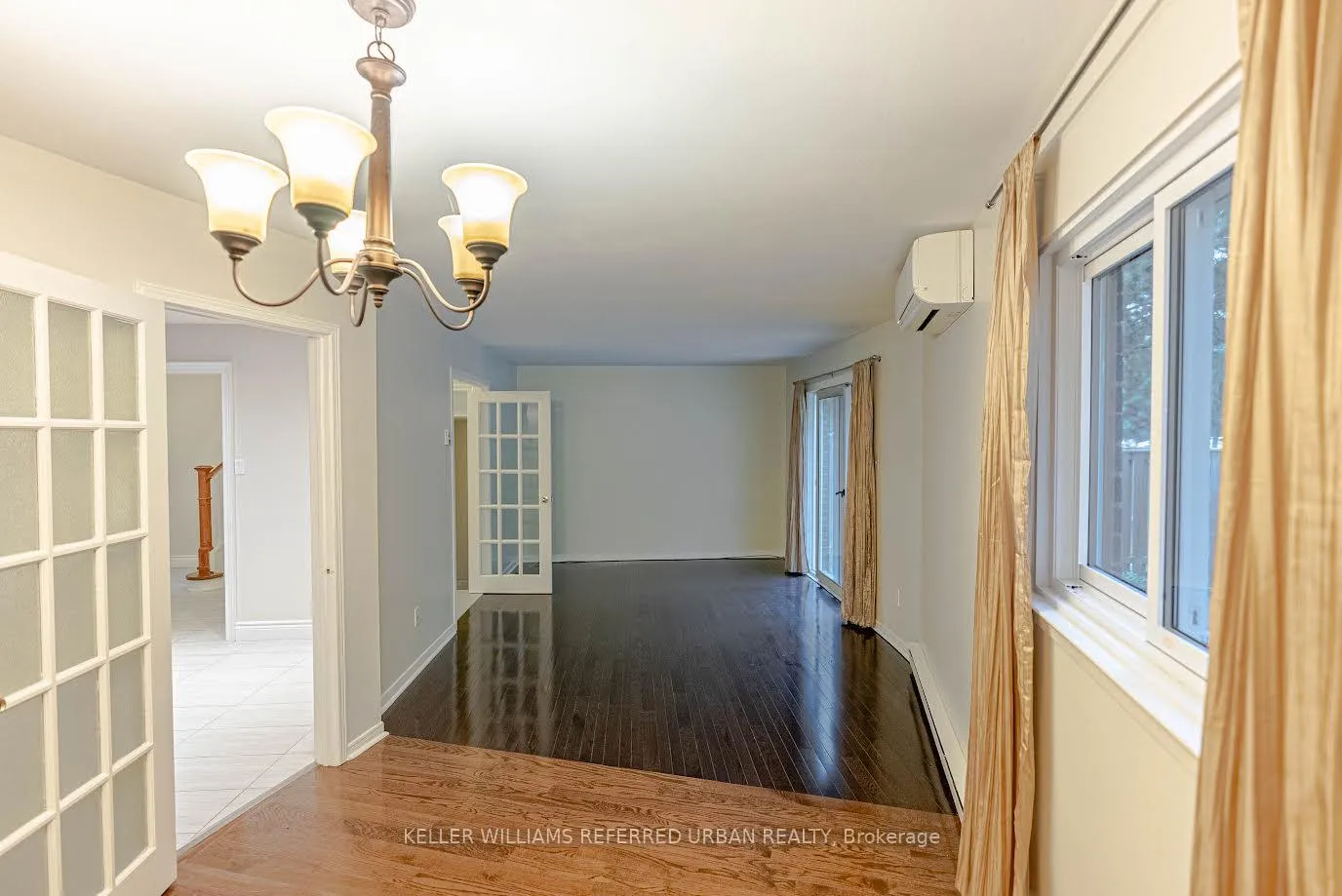 Photo 3 of 37 Harris Way, Markham, Aileen-Willowbrook — HOMEH