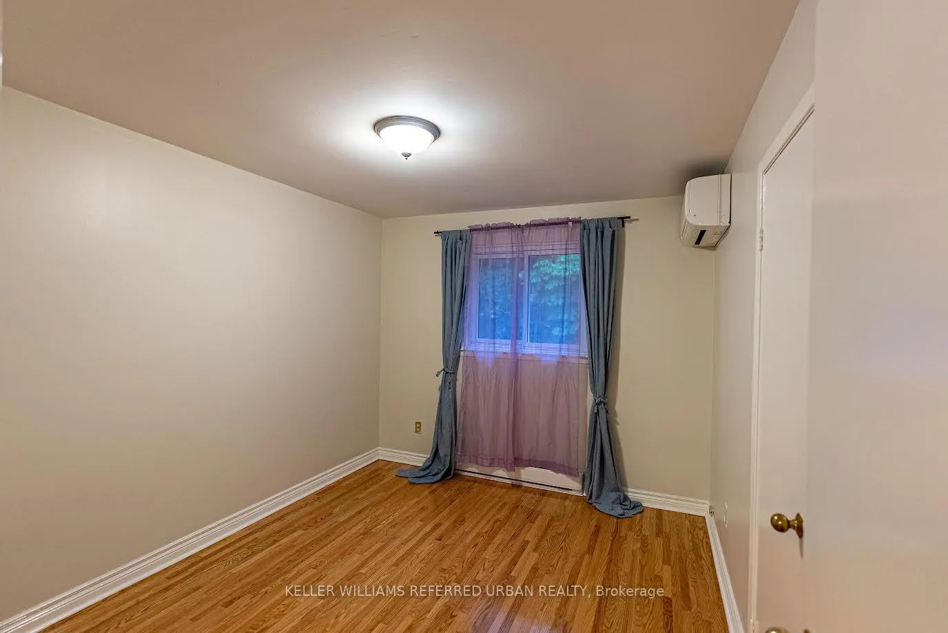Photo 8 of 37 Harris Way, Markham, Aileen-Willowbrook — HOMEH
