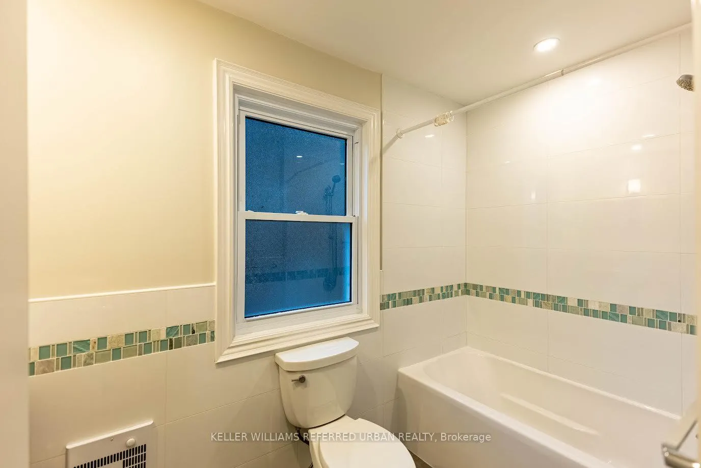 Photo 9 of 37 Harris Way, Markham, Aileen-Willowbrook — HOMEH