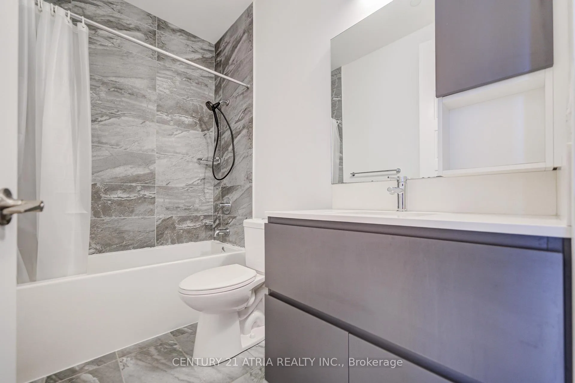 Photo 4 of Unit PH05, 25 Water Walk Drive, Markham, Unionville — HOMEH