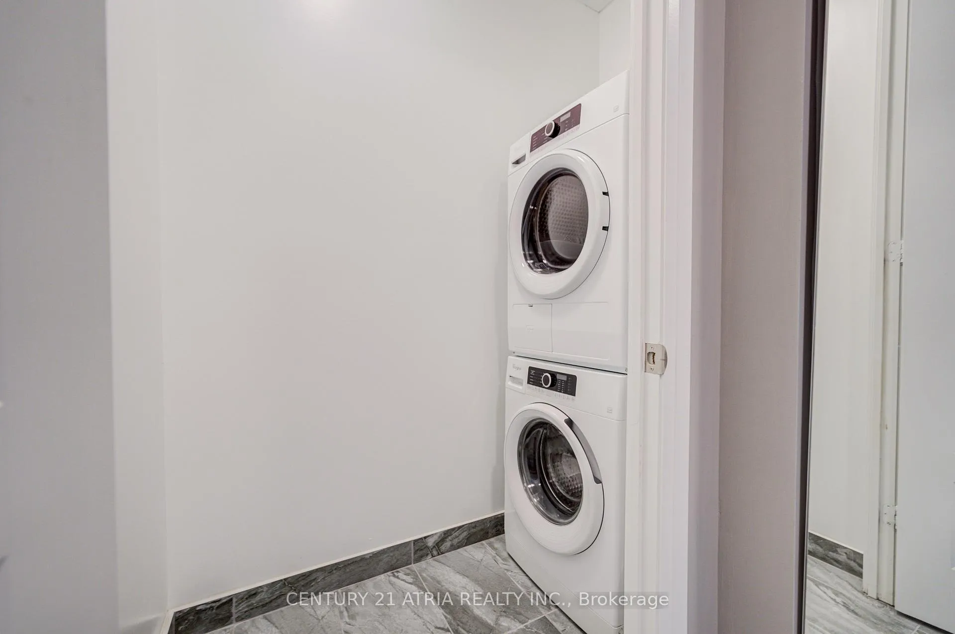 Photo 6 of Unit PH05, 25 Water Walk Drive, Markham, Unionville — HOMEH