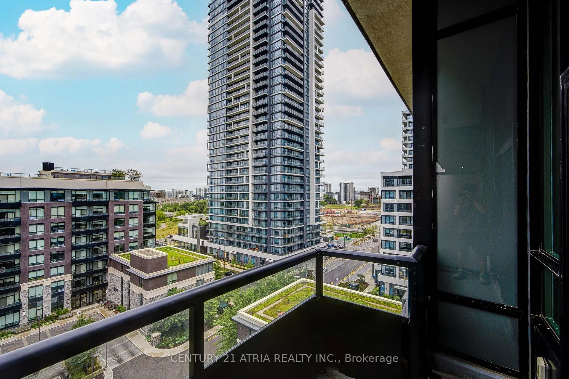 Photo 25 of Unit PH05, 25 Water Walk Drive, Markham, Unionville — HOMEH