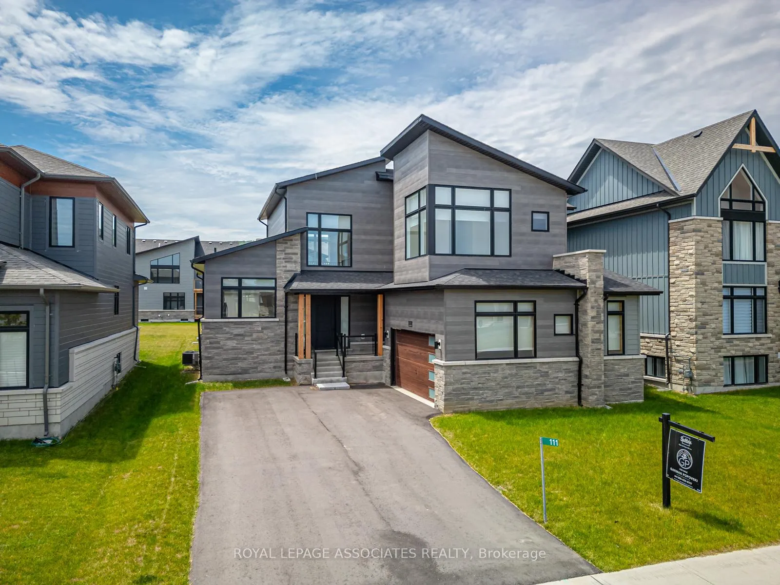 Photo 1 of 111 Cattail Crescent, Blue Mountains — HOMEH