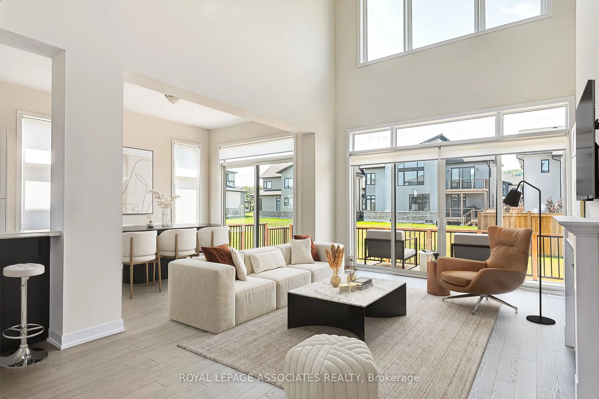 Photo 3 of 111 Cattail Crescent, Blue Mountains — HOMEH