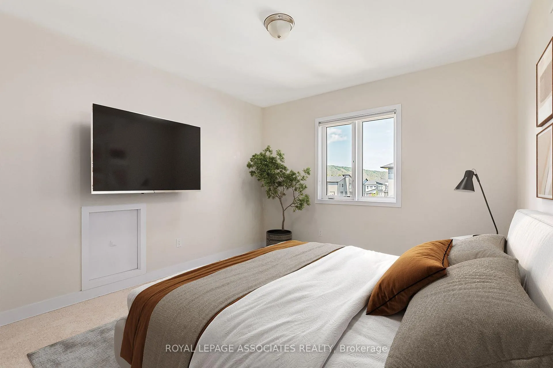 Photo 9 of 111 Cattail Crescent, Blue Mountains — HOMEH