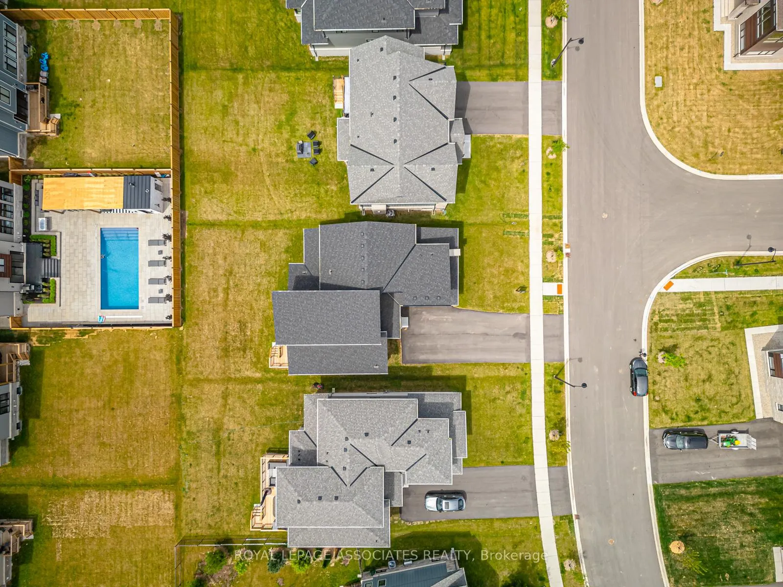 Photo 23 of 111 Cattail Crescent, Blue Mountains — HOMEH