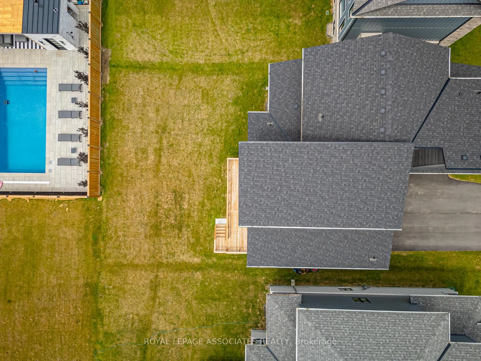 Photo 27 of 111 Cattail Crescent, Blue Mountains — HOMEH