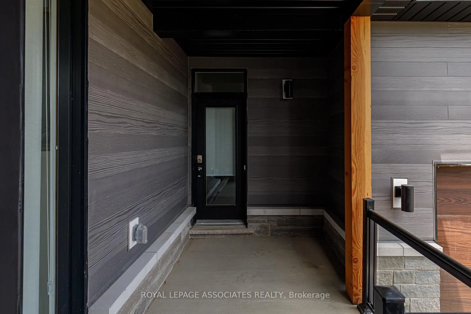 Photo 35 of 111 Cattail Crescent, Blue Mountains — HOMEH