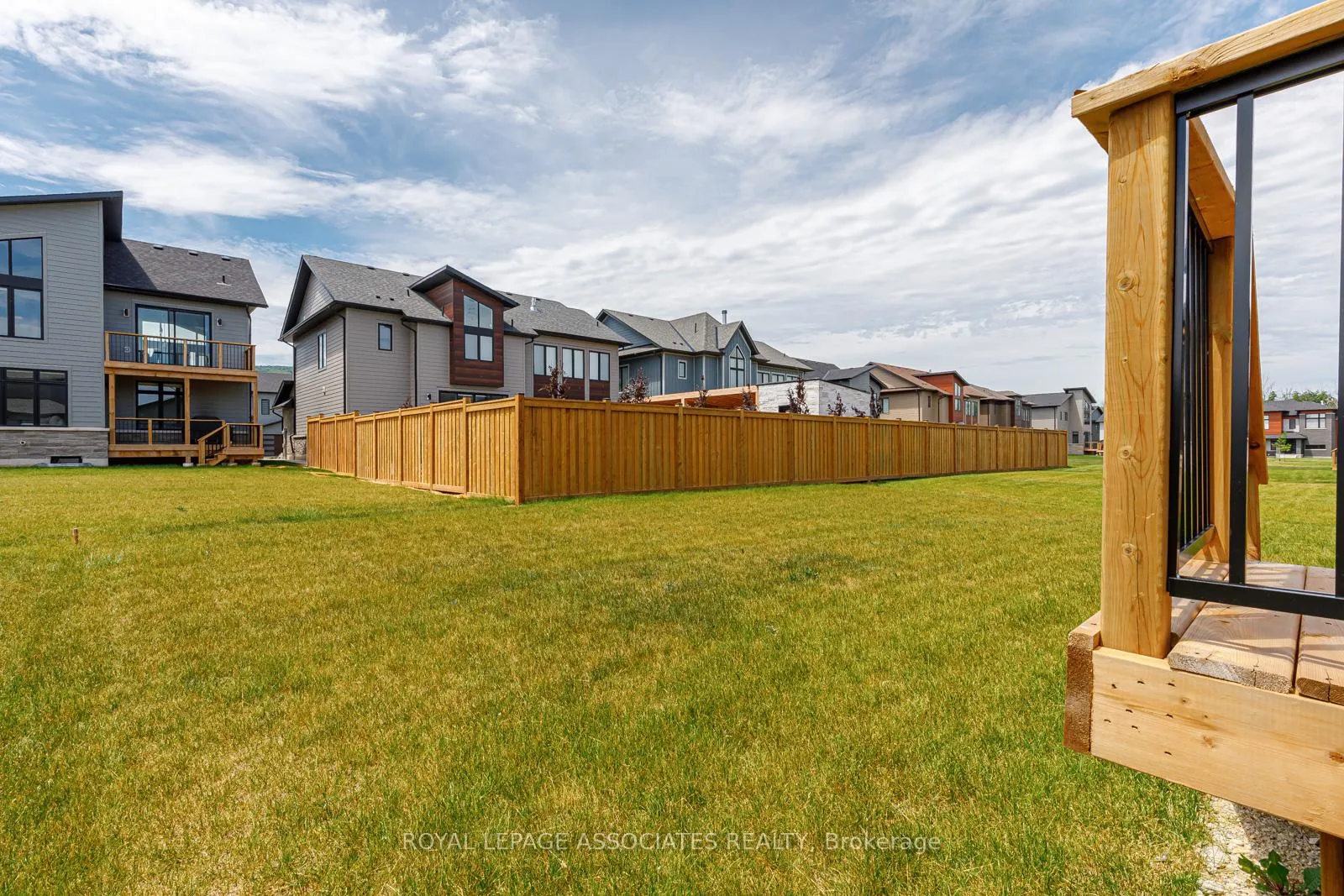 Photo 39 of 111 Cattail Crescent, Blue Mountains — HOMEH