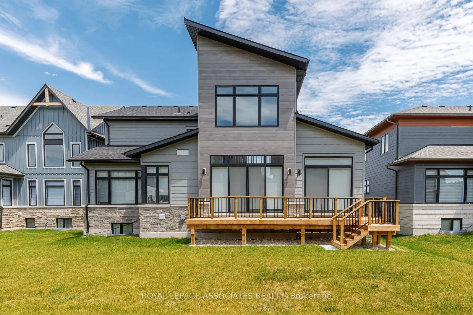 Photo 41 of 111 Cattail Crescent, Blue Mountains — HOMEH