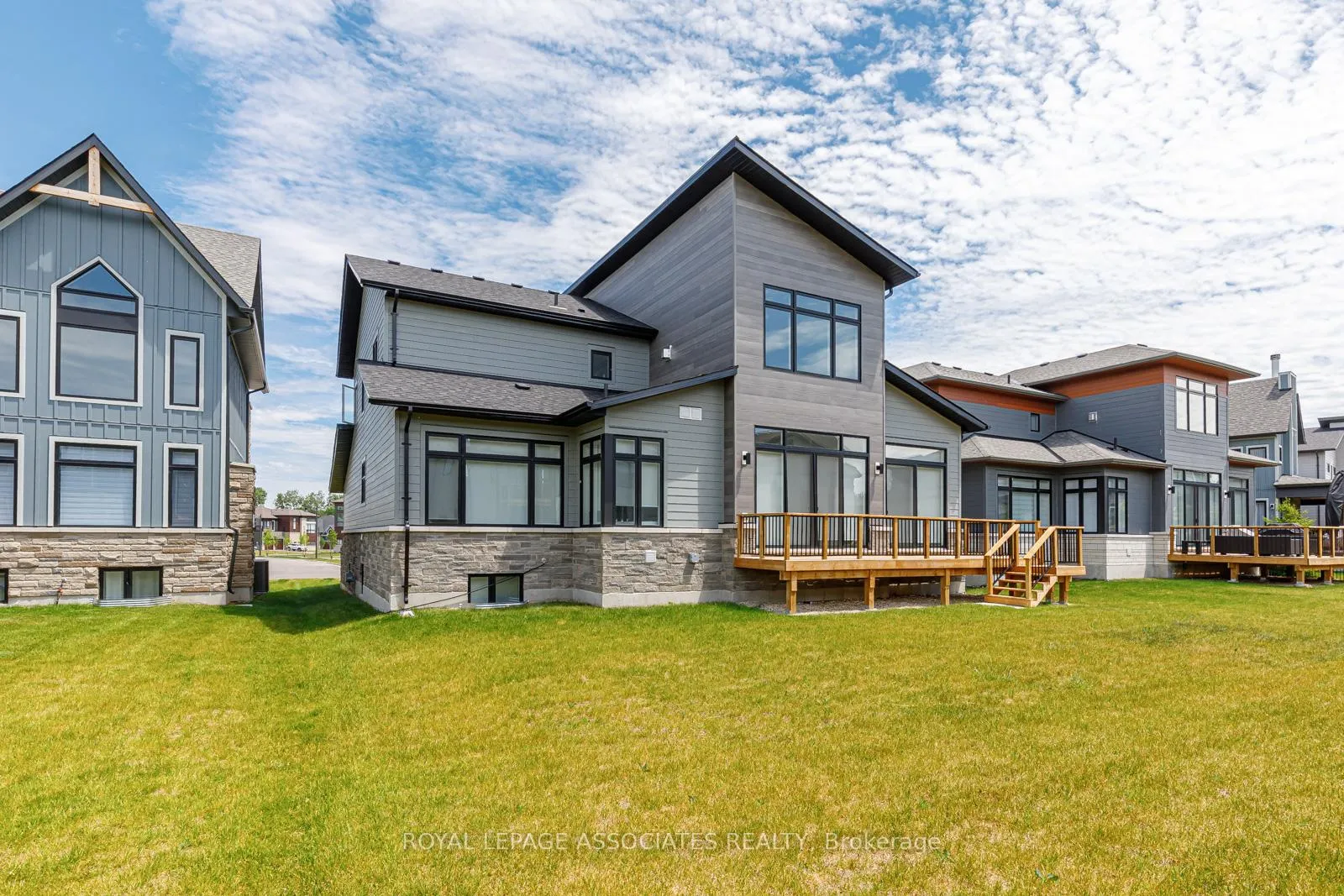 Photo 42 of 111 Cattail Crescent, Blue Mountains — HOMEH