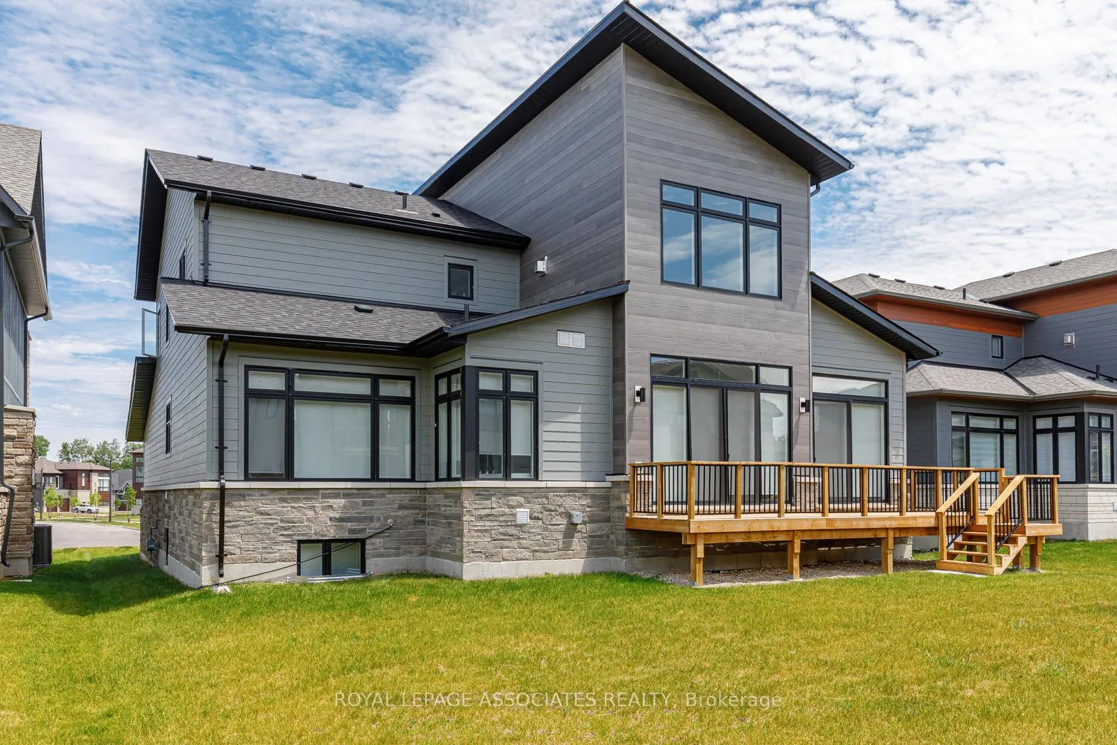 Photo 43 of 111 Cattail Crescent, Blue Mountains — HOMEH