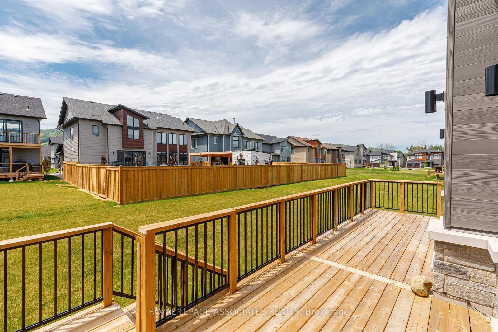 Photo 46 of 111 Cattail Crescent, Blue Mountains — HOMEH