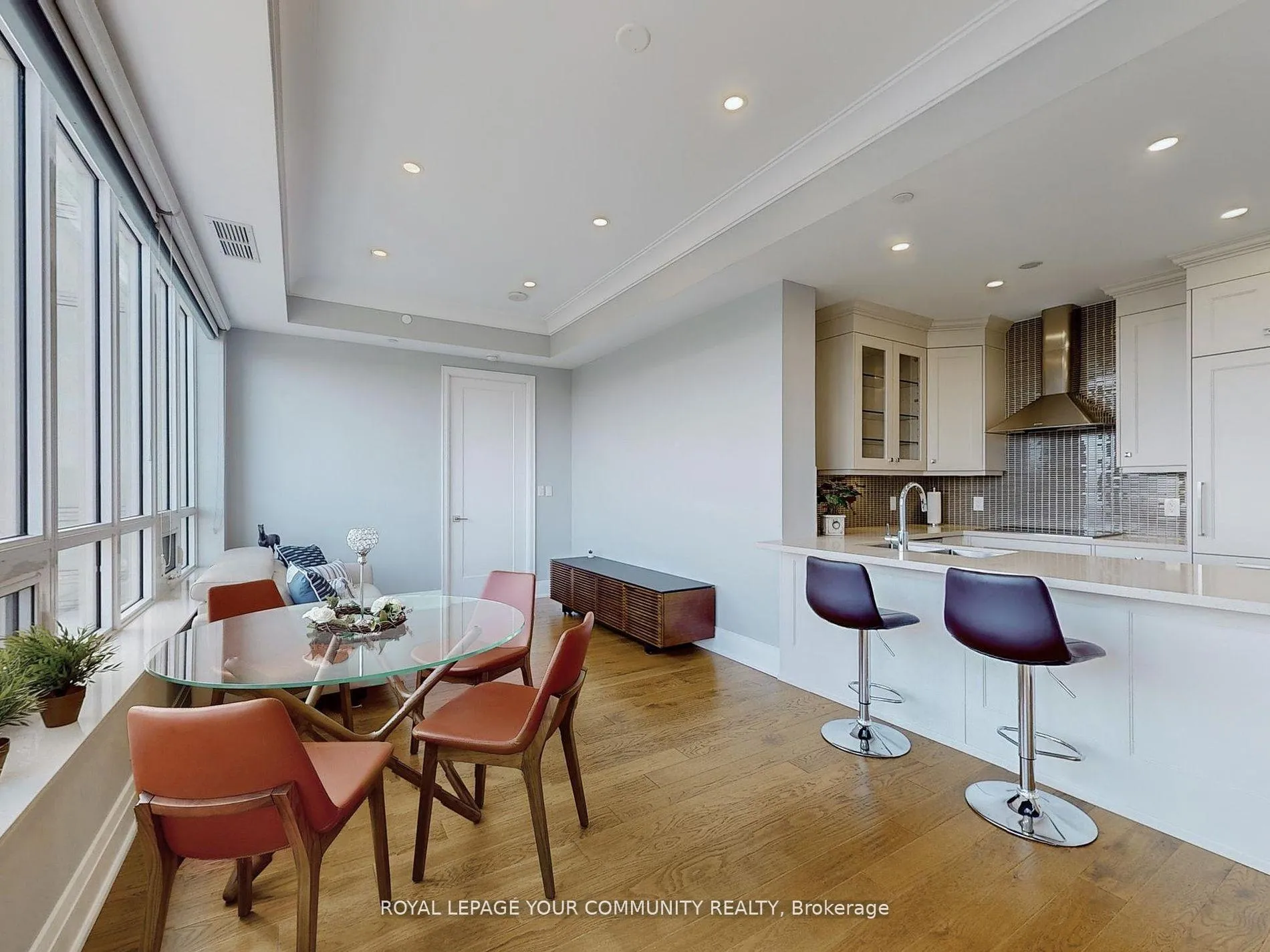 Photo 10 of Unit 1012, 15 Stollery Pond Crescent, Markham, Angus Glen — HOMEH
