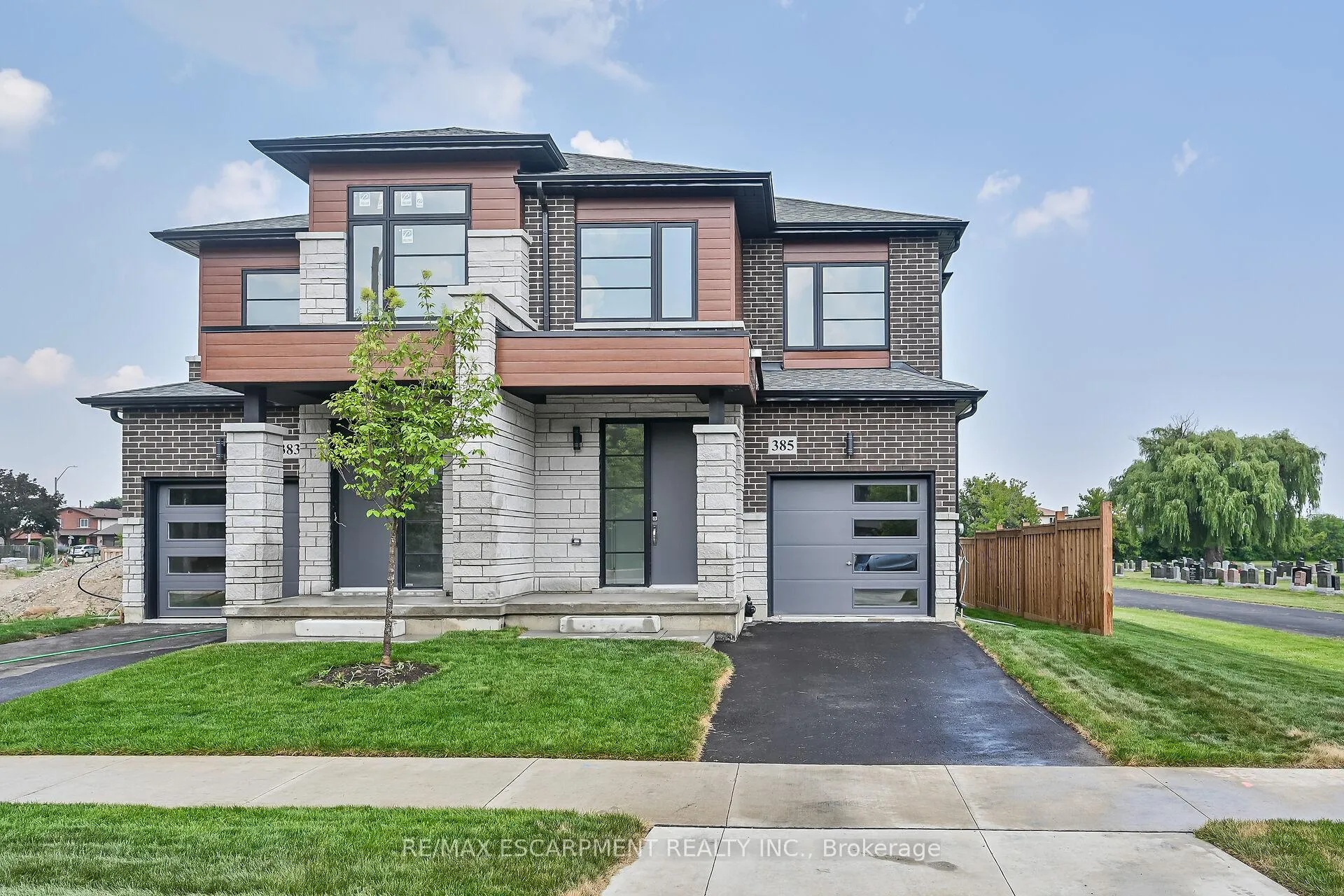 Photo 3 of 385 Limeridge Road E, Hamilton, Bruleville — HOMEH