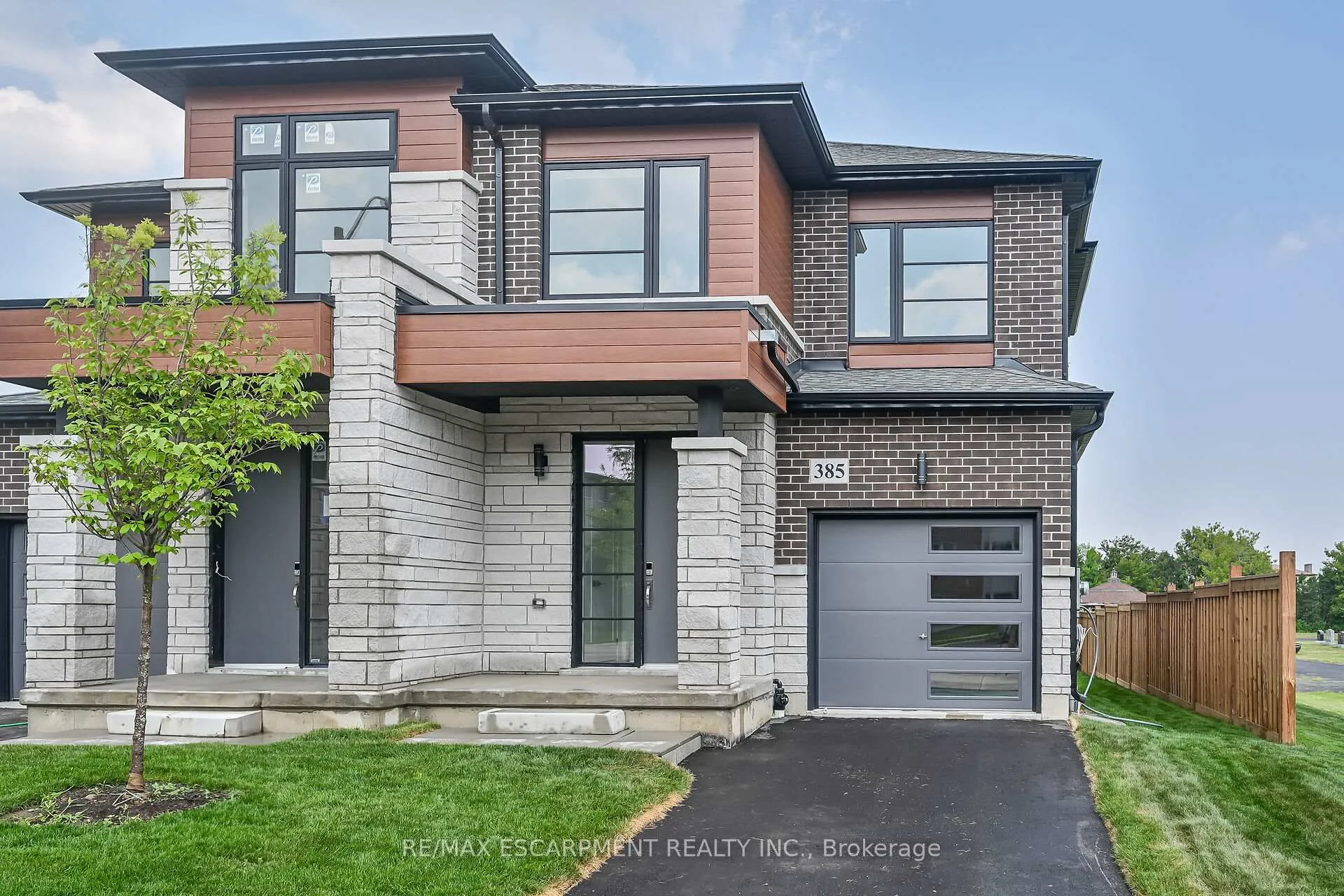Photo 5 of 385 Limeridge Road E, Hamilton, Bruleville — HOMEH