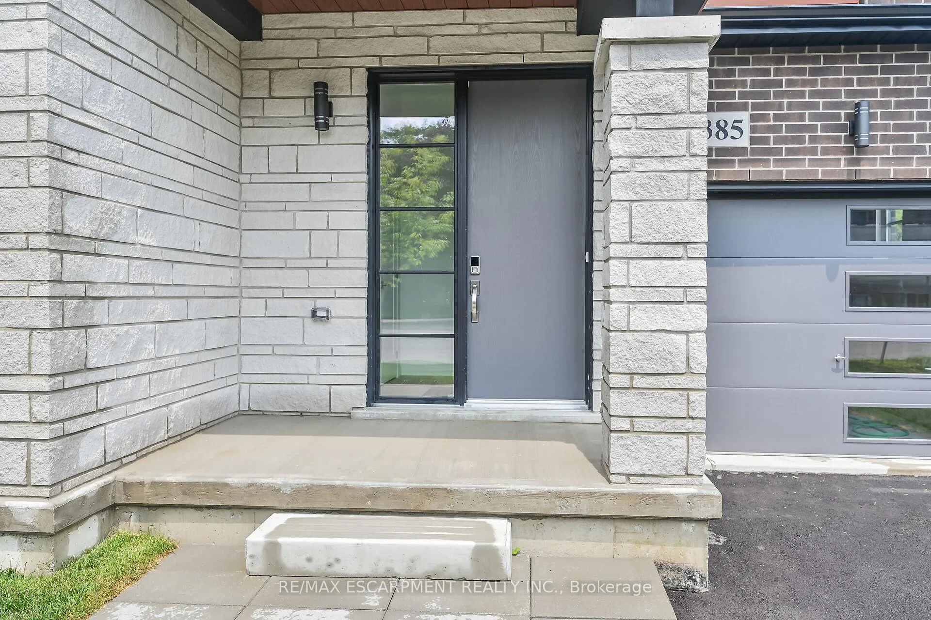 Photo 6 of 385 Limeridge Road E, Hamilton, Bruleville — HOMEH