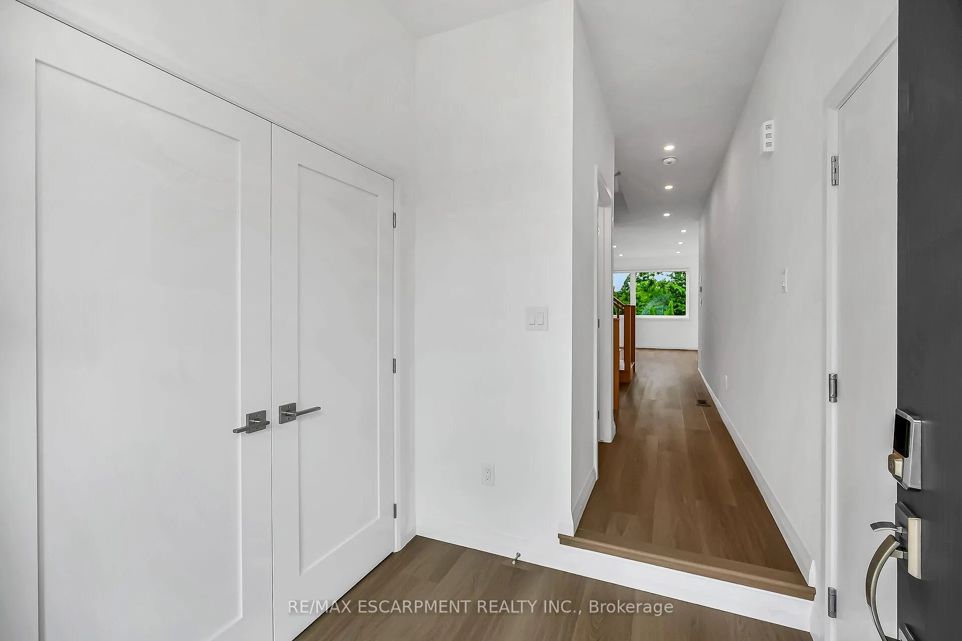Photo 7 of 385 Limeridge Road E, Hamilton, Bruleville — HOMEH