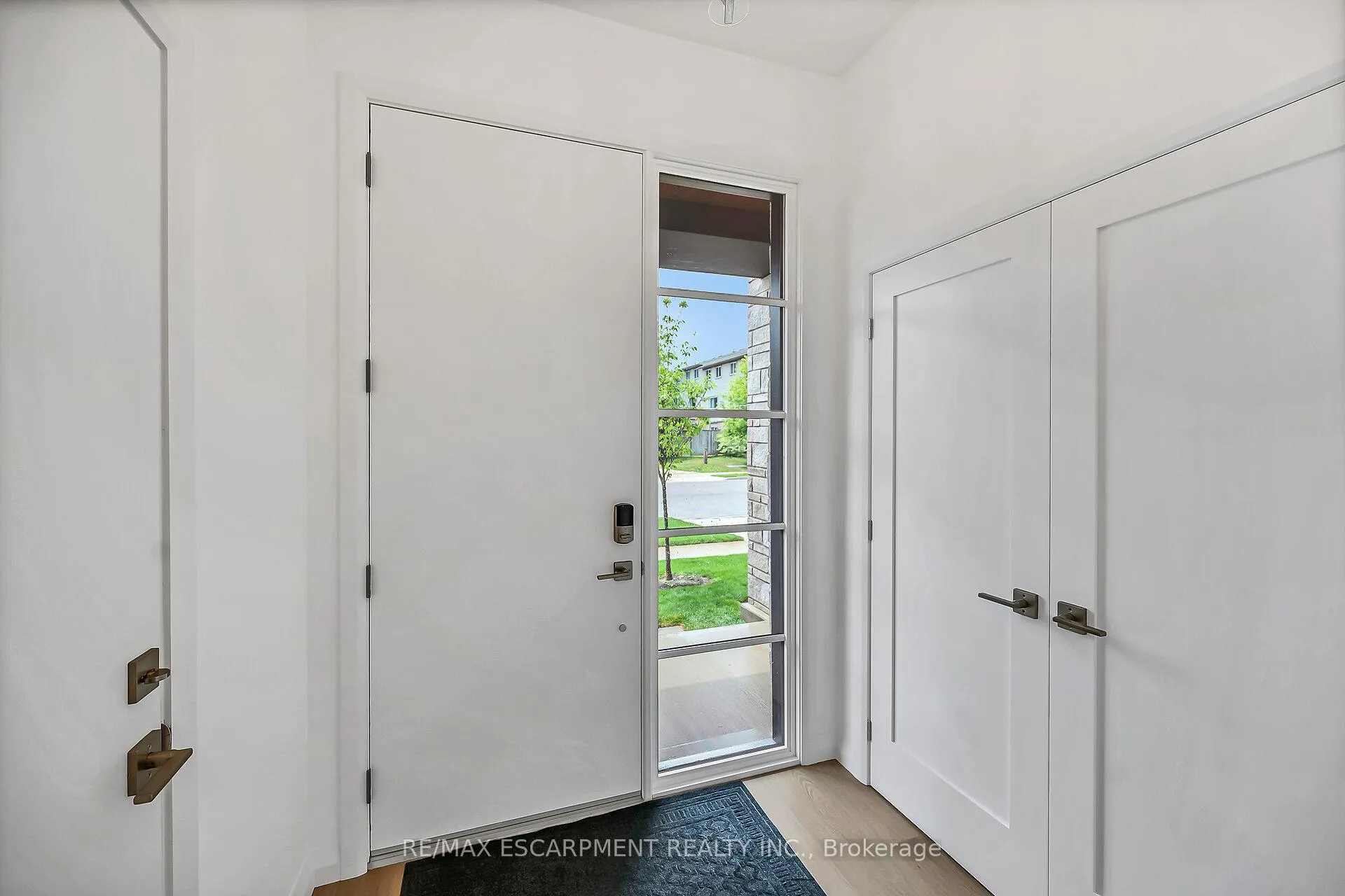 Photo 8 of 385 Limeridge Road E, Hamilton, Bruleville — HOMEH