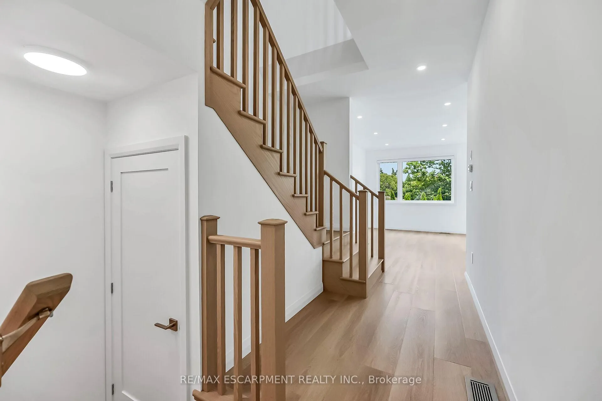 Photo 10 of 385 Limeridge Road E, Hamilton, Bruleville — HOMEH