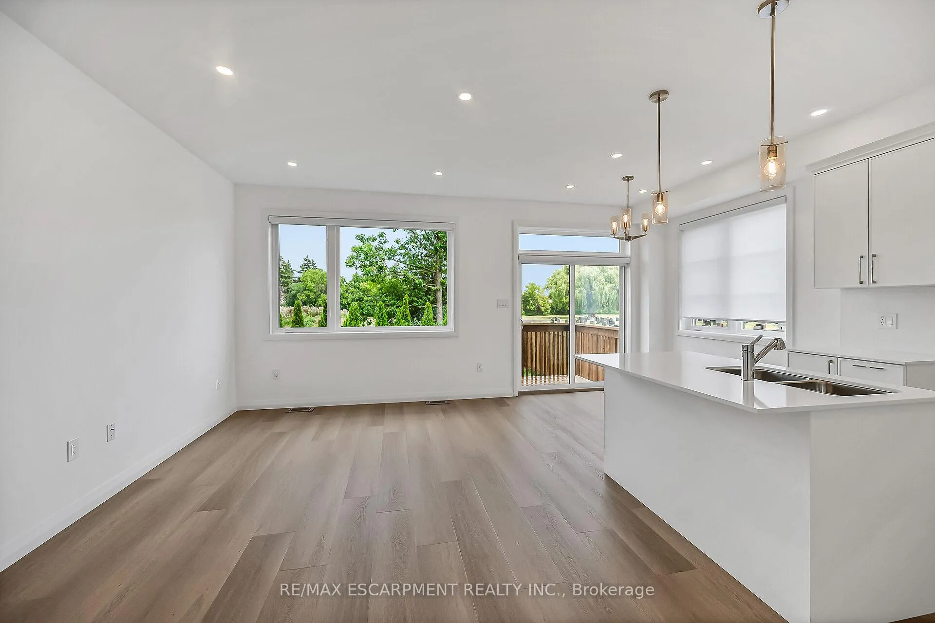 Photo 12 of 385 Limeridge Road E, Hamilton, Bruleville — HOMEH
