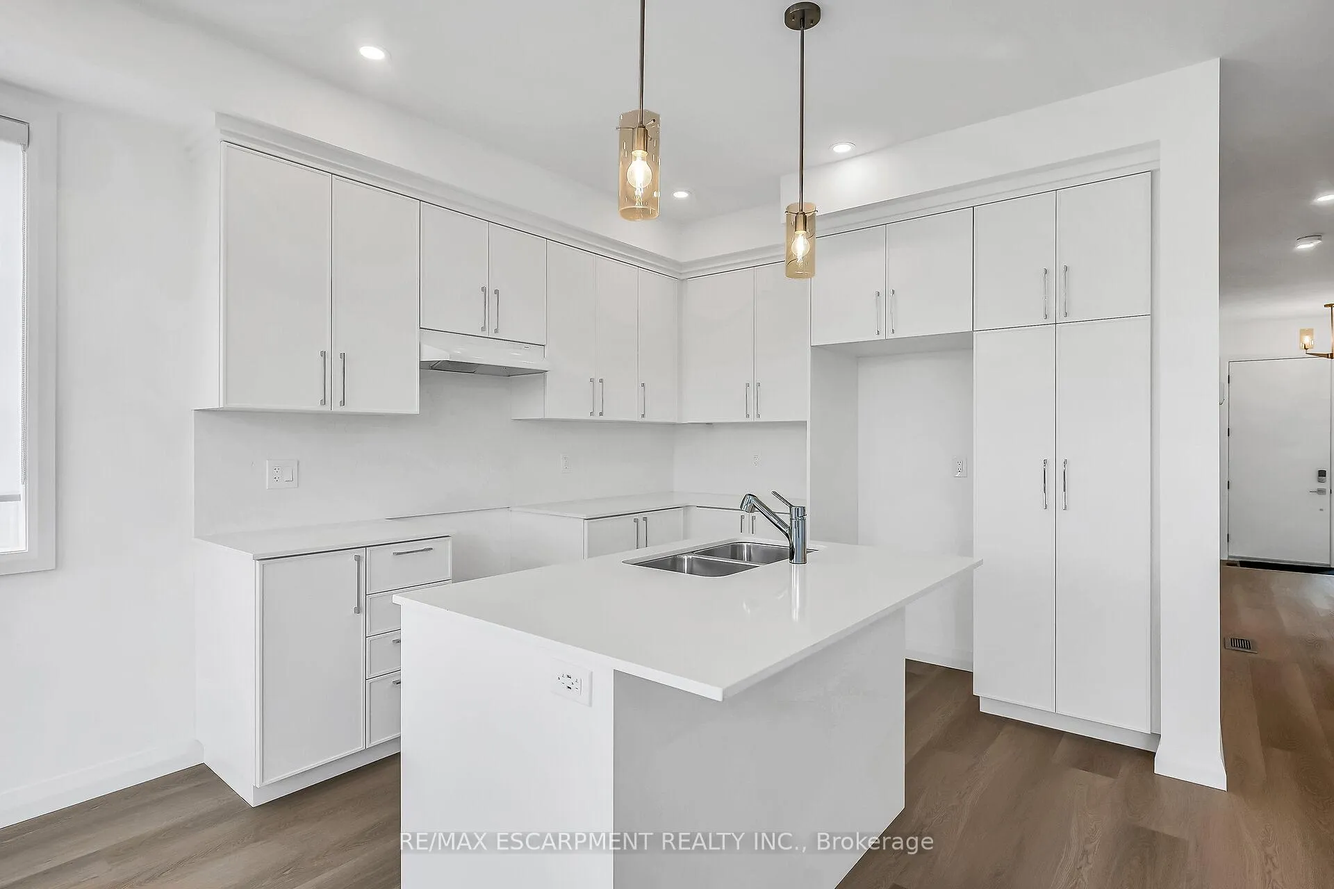 Photo 15 of 385 Limeridge Road E, Hamilton, Bruleville — HOMEH