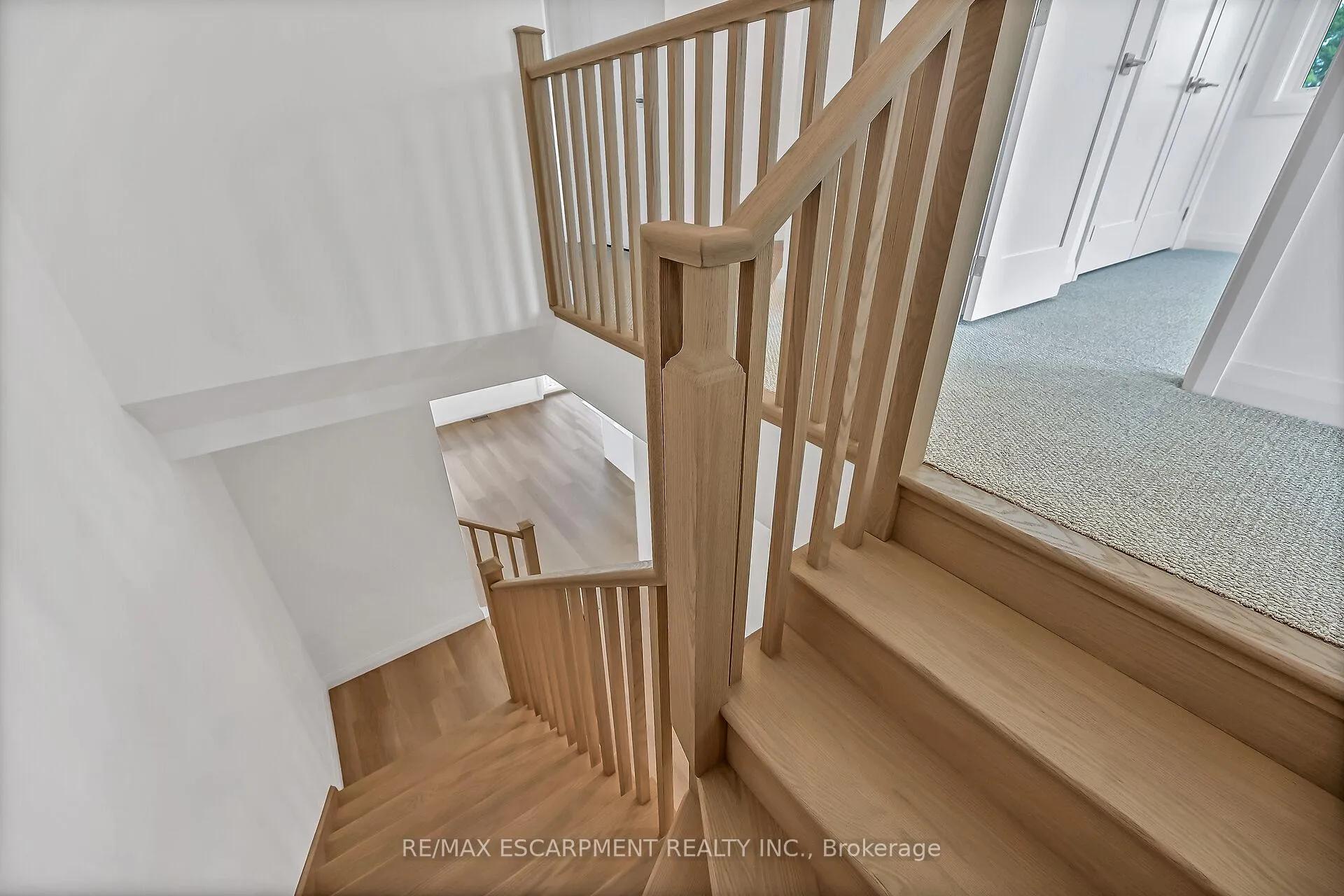 Photo 25 of 385 Limeridge Road E, Hamilton, Bruleville — HOMEH