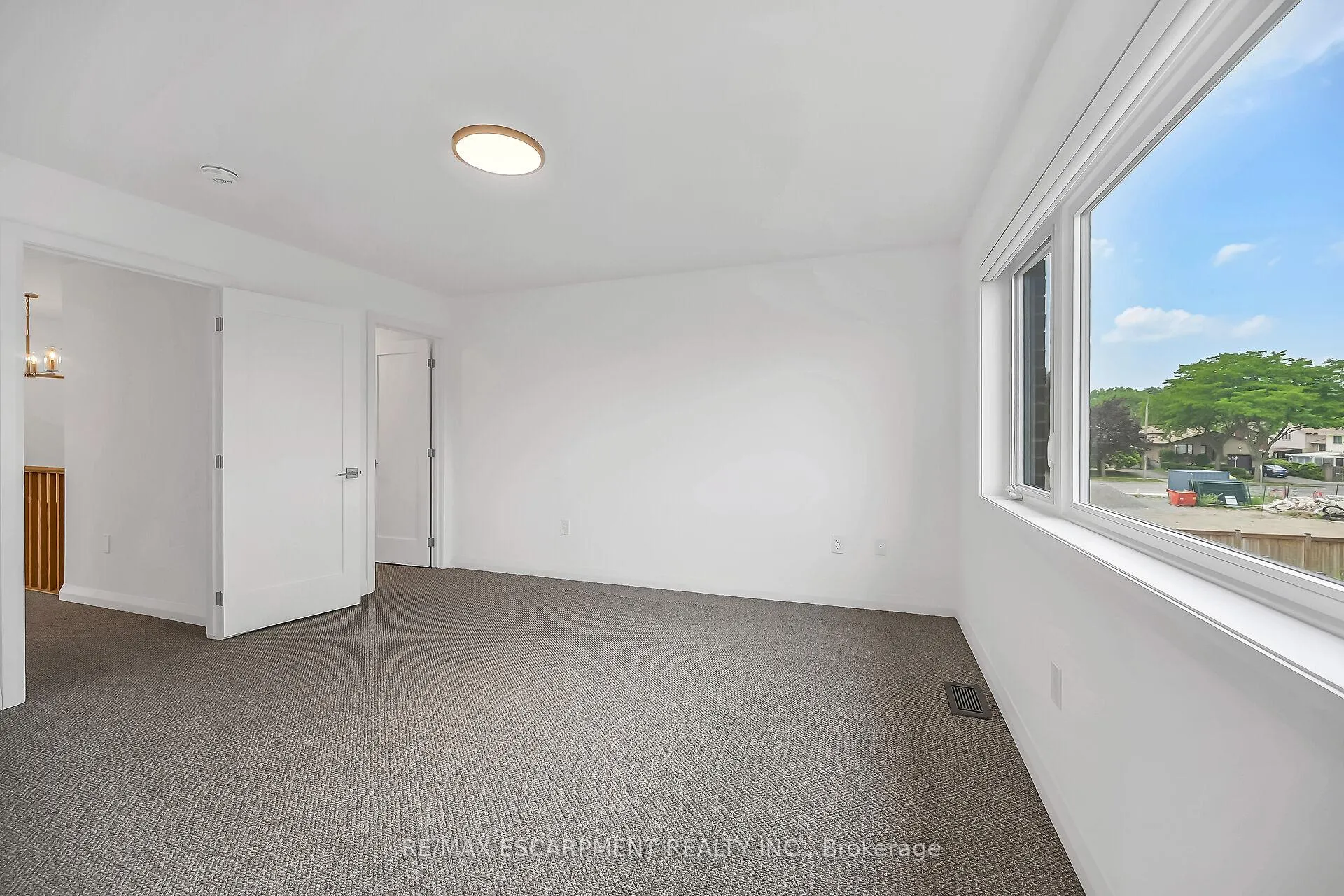 Photo 27 of 385 Limeridge Road E, Hamilton, Bruleville — HOMEH