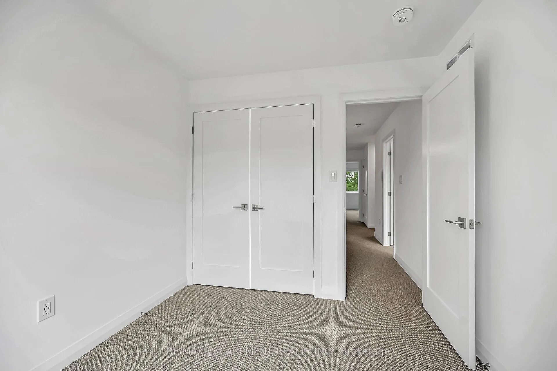 Photo 34 of 385 Limeridge Road E, Hamilton, Bruleville — HOMEH