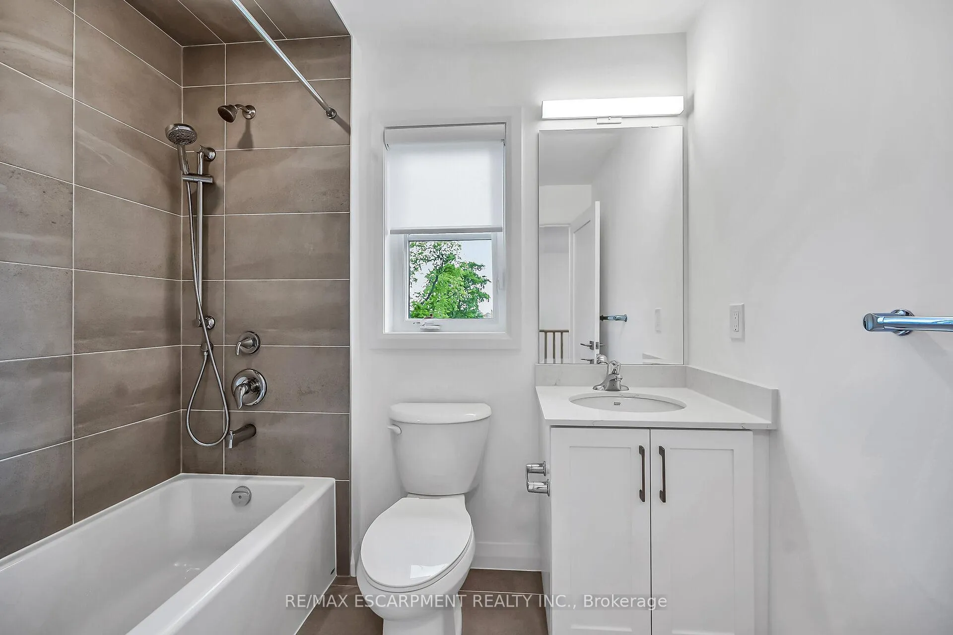 Photo 35 of 385 Limeridge Road E, Hamilton, Bruleville — HOMEH