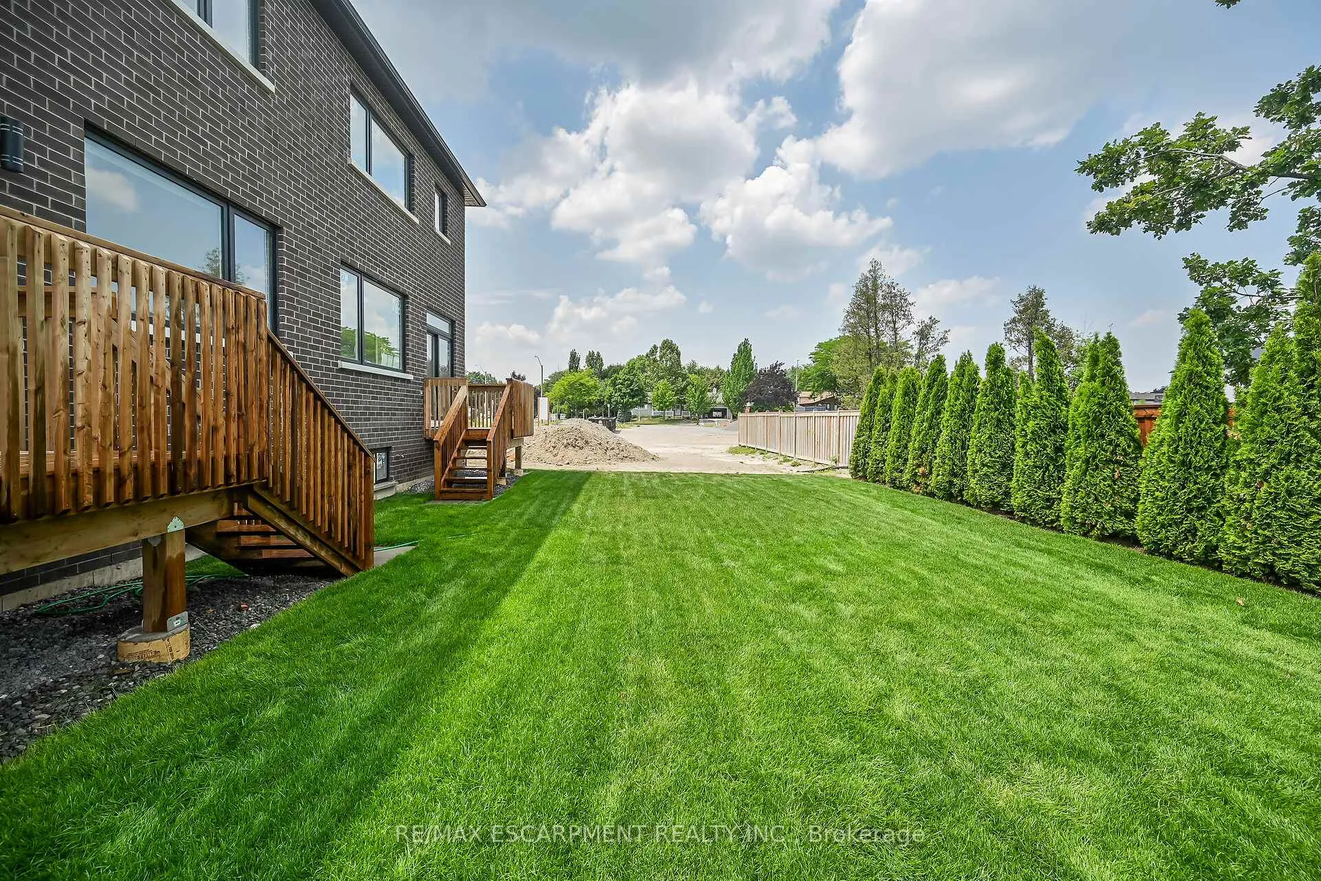 Photo 40 of 385 Limeridge Road E, Hamilton, Bruleville — HOMEH