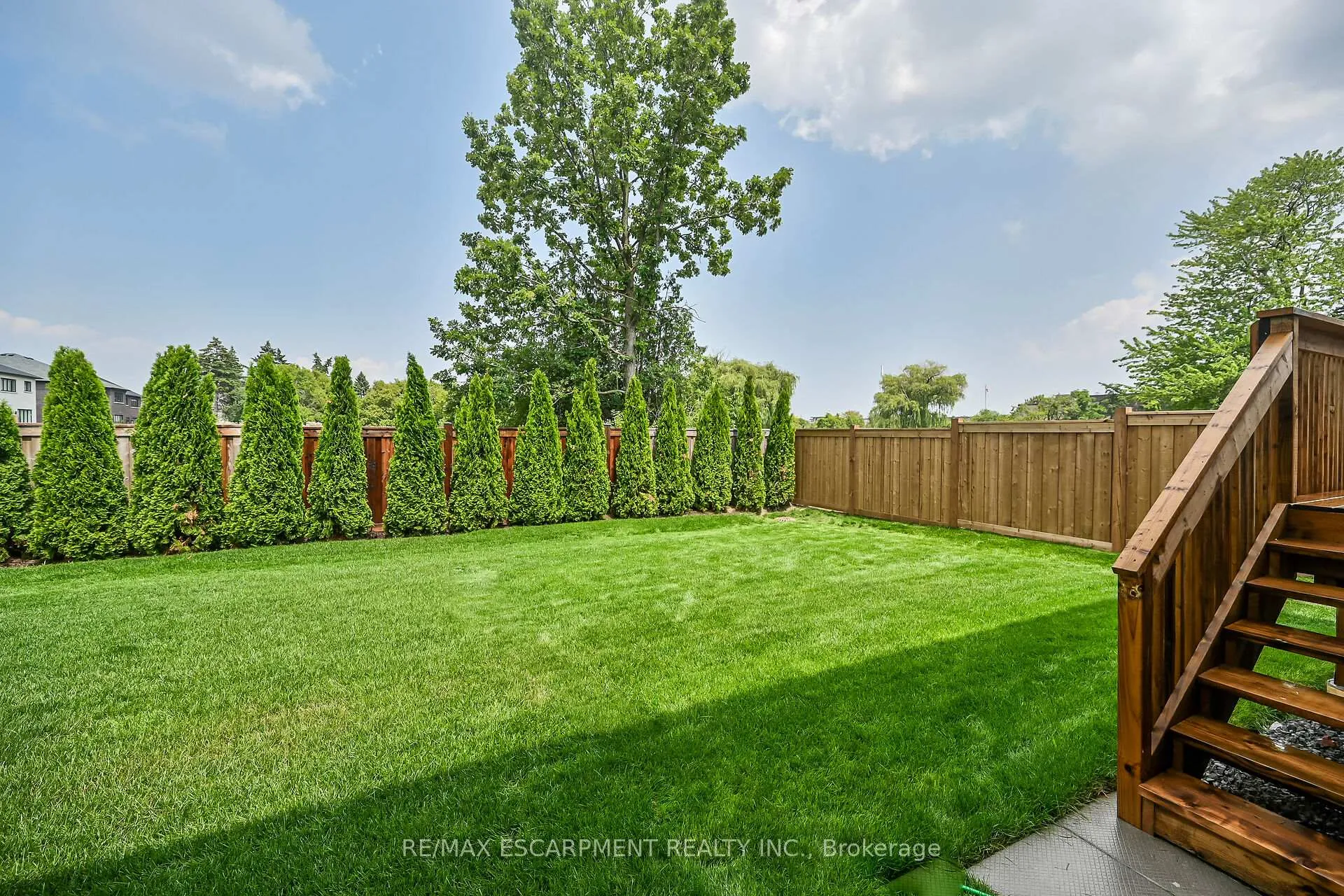 Photo 42 of 385 Limeridge Road E, Hamilton, Bruleville — HOMEH