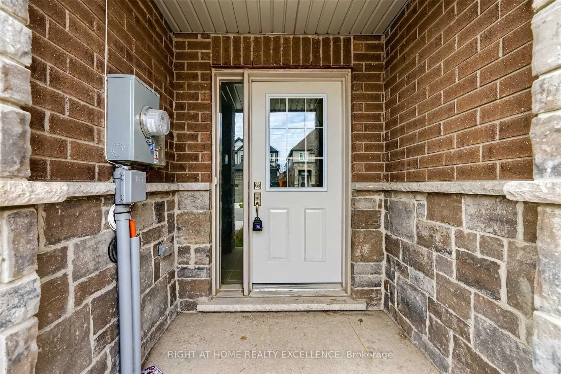 Photo 3 of 128 Ian Ormston Drive, Kitchener, Doon South — HOMEH