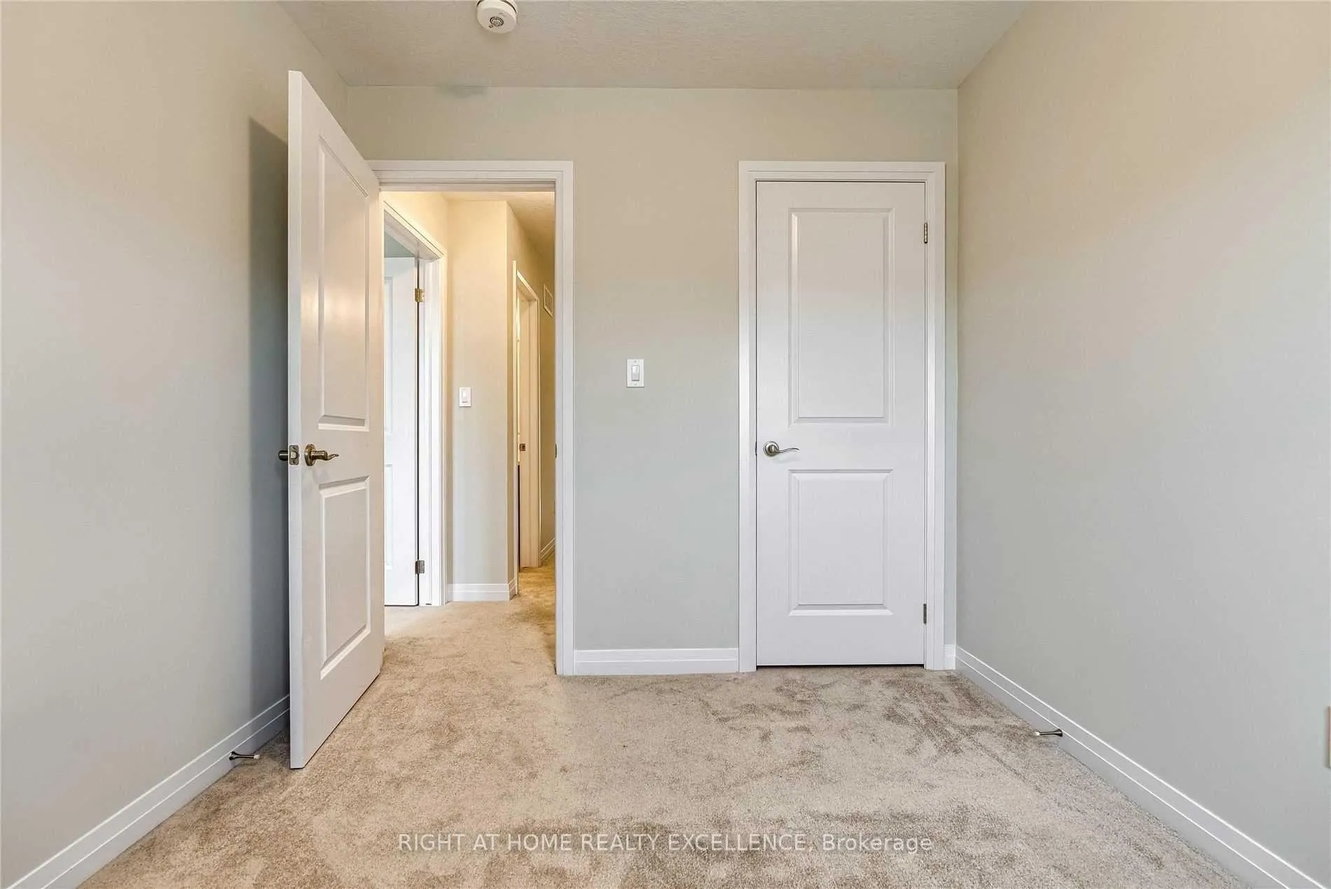 Photo 18 of 128 Ian Ormston Drive, Kitchener, Doon South — HOMEH
