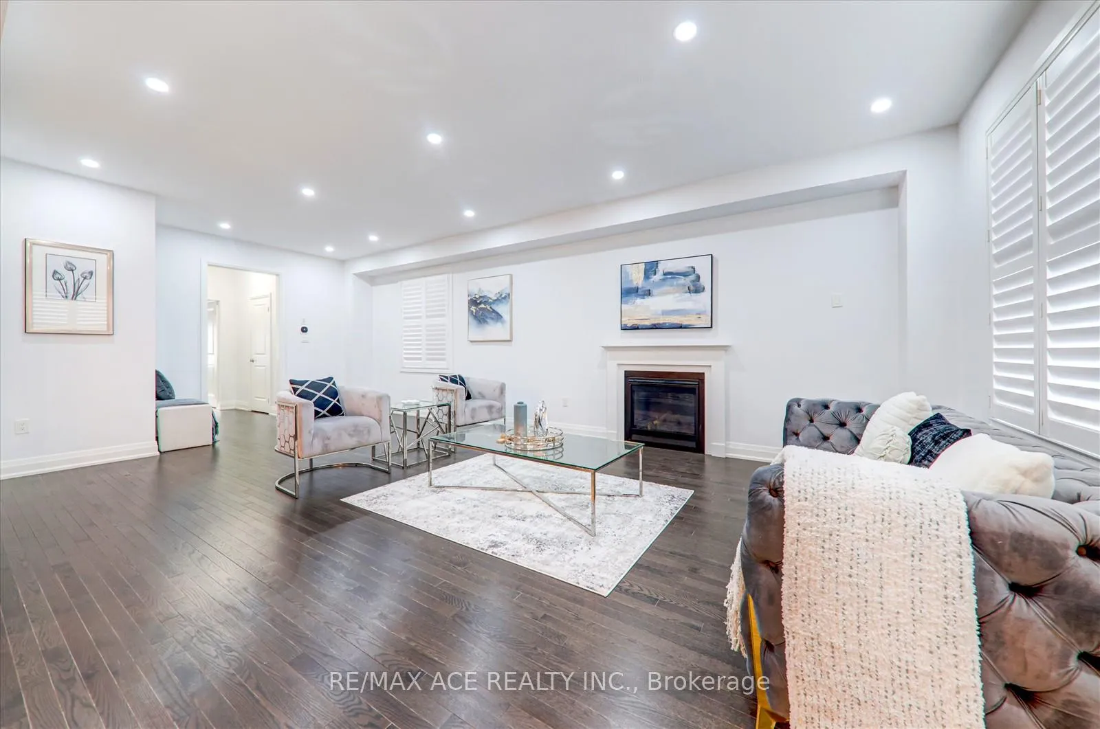 Photo 10 of 27 Hassard-Short Lane, Ajax, South East — HOMEH