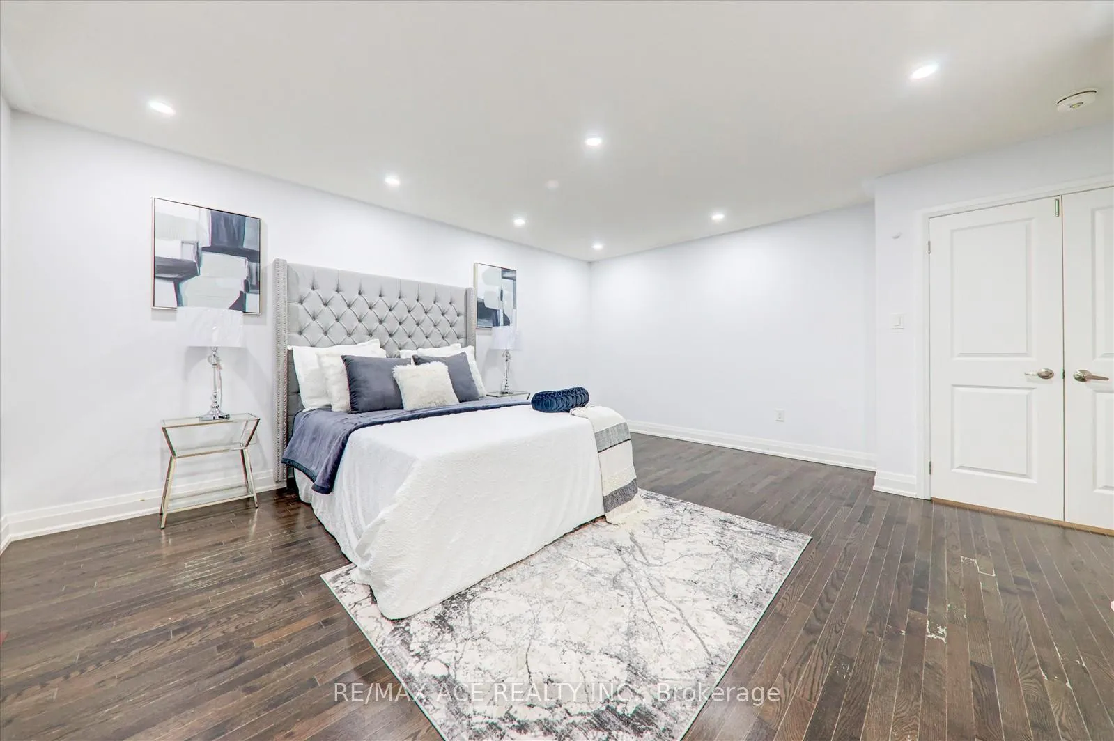 Photo 20 of 27 Hassard-Short Lane, Ajax, South East — HOMEH
