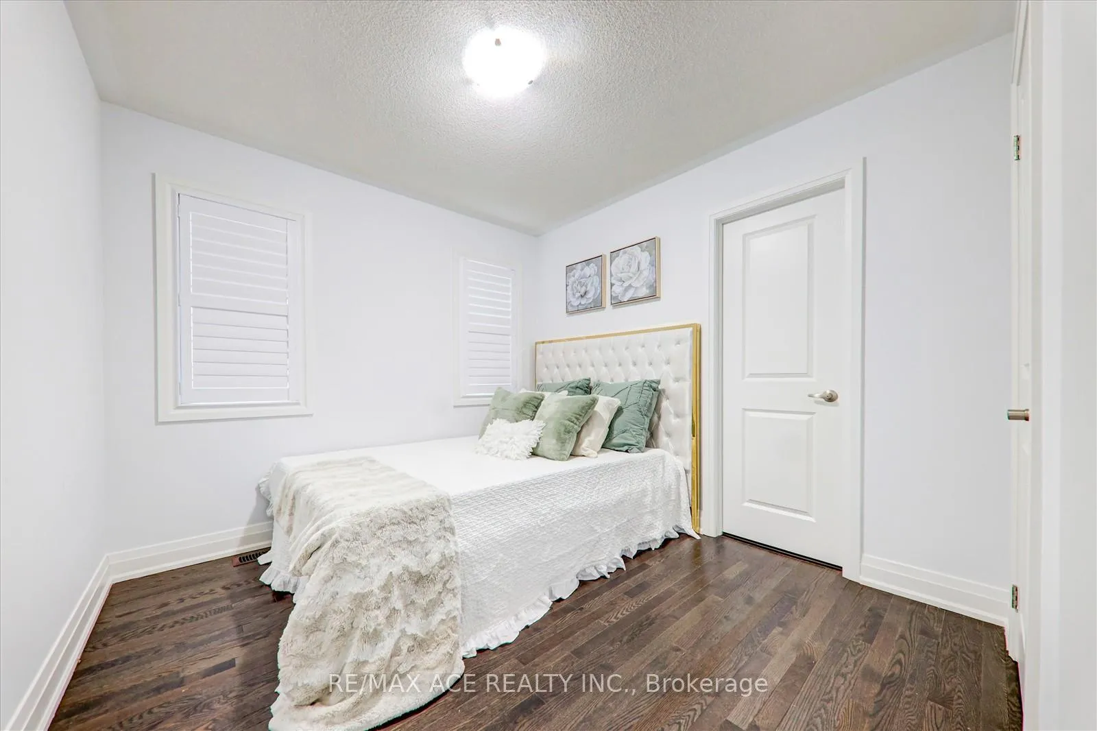 Photo 28 of 27 Hassard-Short Lane, Ajax, South East — HOMEH