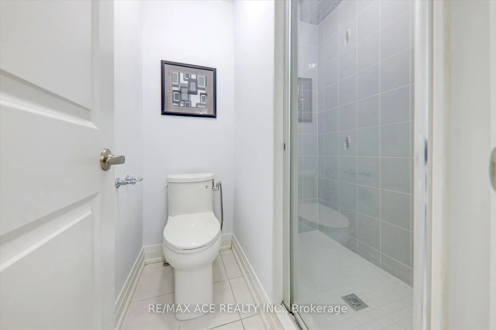 Photo 32 of 27 Hassard-Short Lane, Ajax, South East — HOMEH
