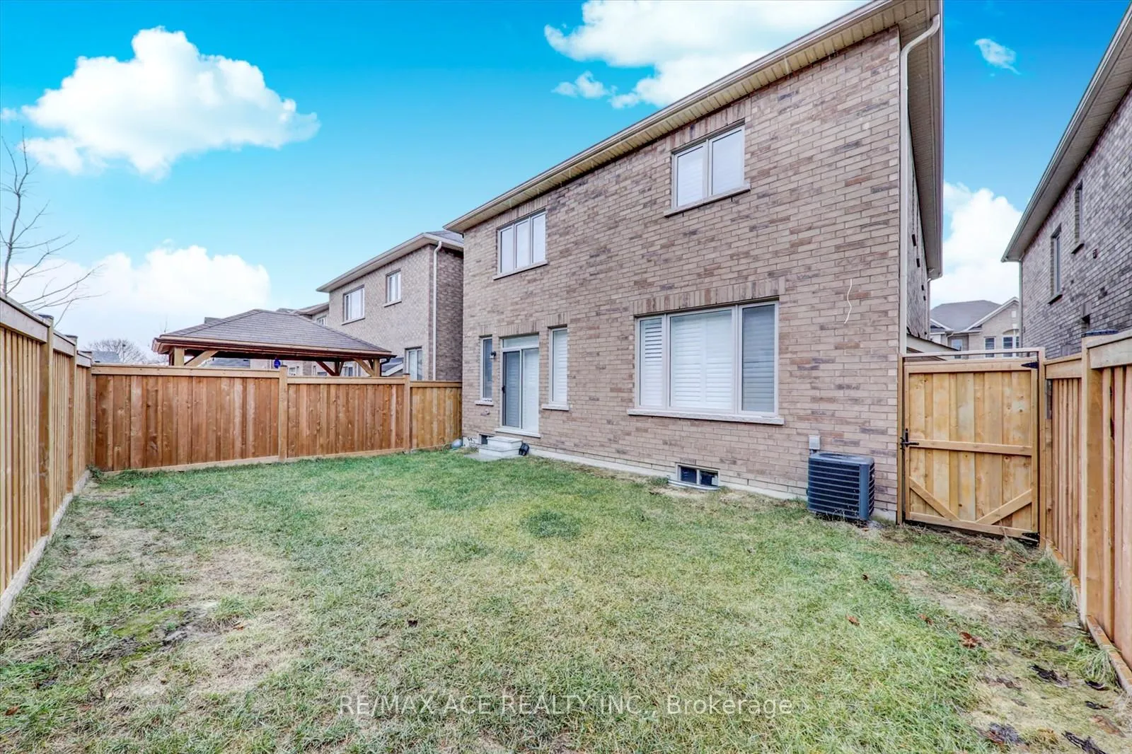 Photo 38 of 27 Hassard-Short Lane, Ajax, South East — HOMEH