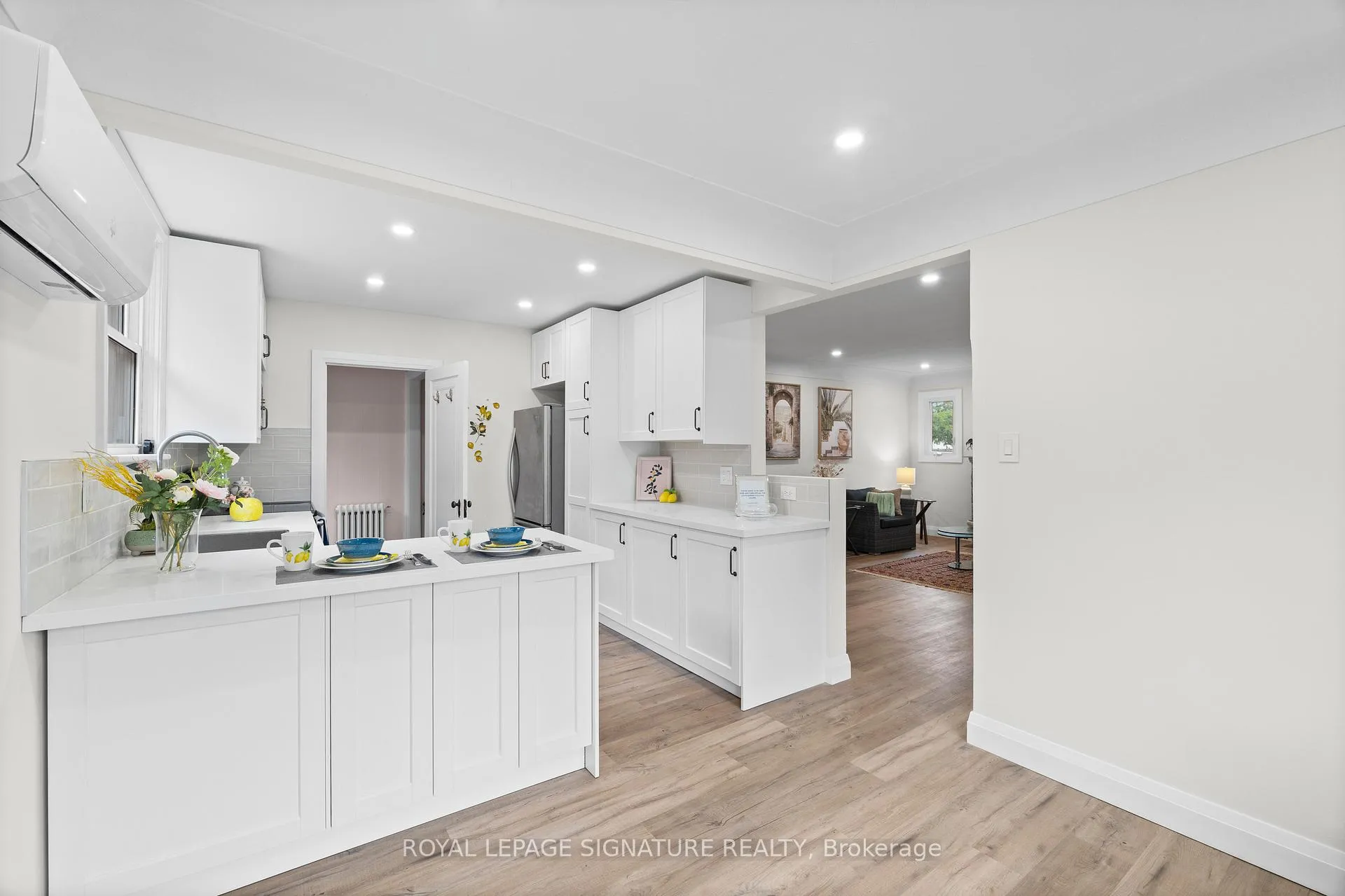 Photo 13 of 87A Barons Avenue S, Hamilton, Bartonville — HOMEH
