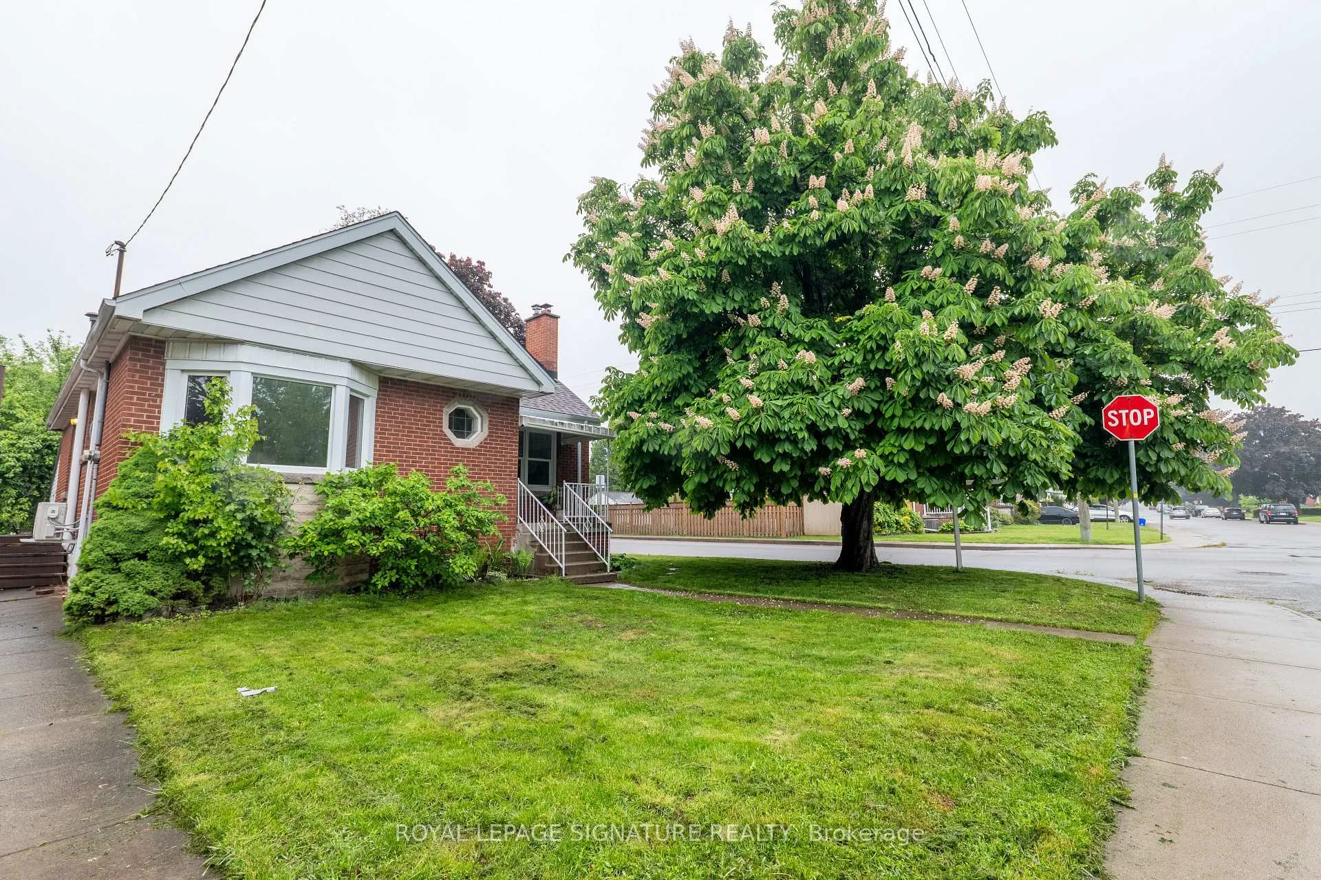 Photo 26 of 87A Barons Avenue S, Hamilton, Bartonville — HOMEH