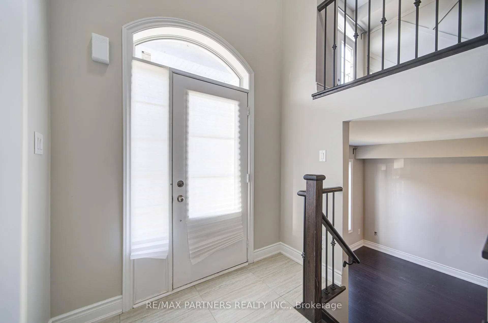 Photo 2 of 107 Lichfield Road, Markham, Unionville — HOMEH