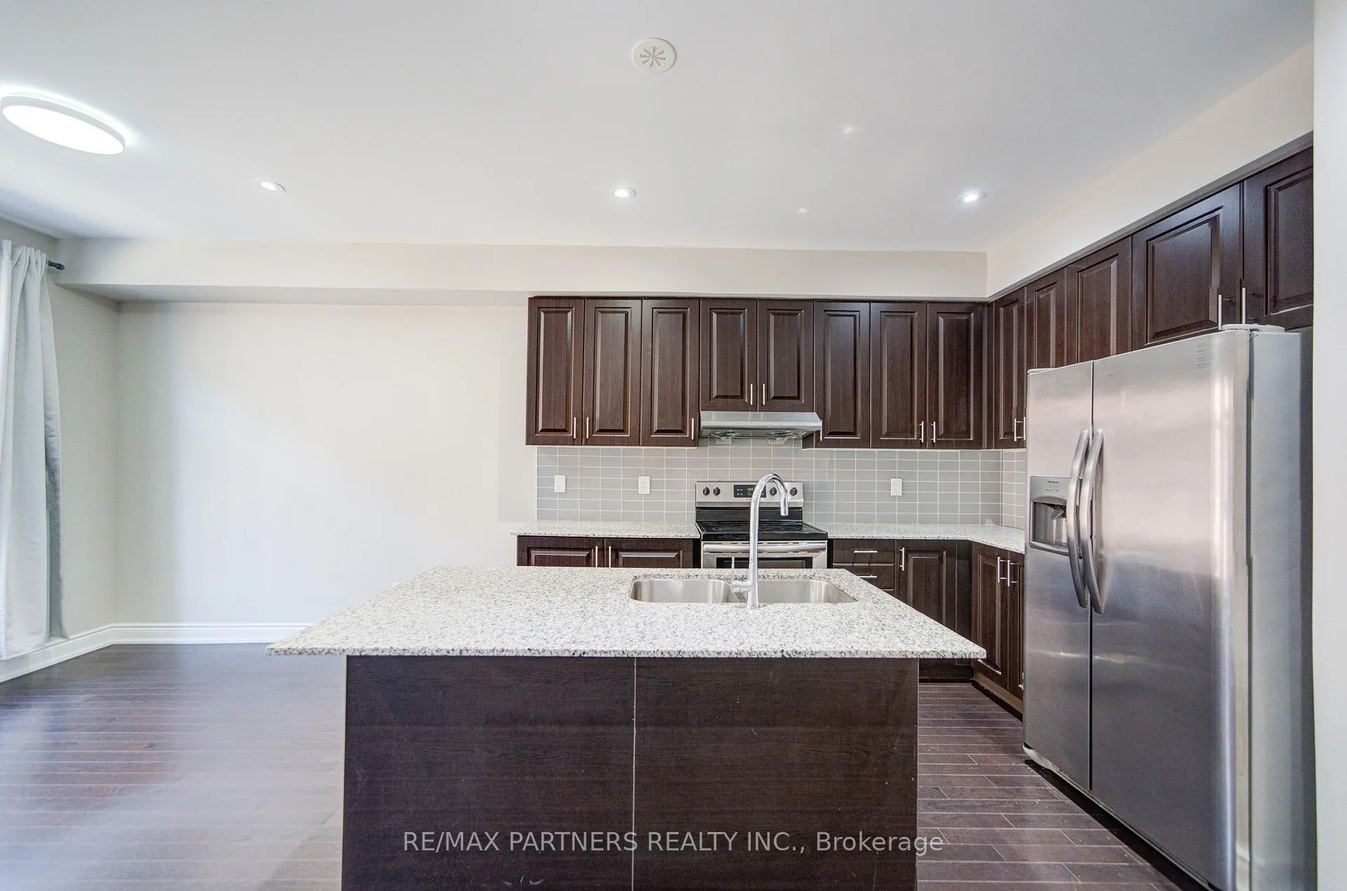 Photo 10 of 107 Lichfield Road, Markham, Unionville — HOMEH