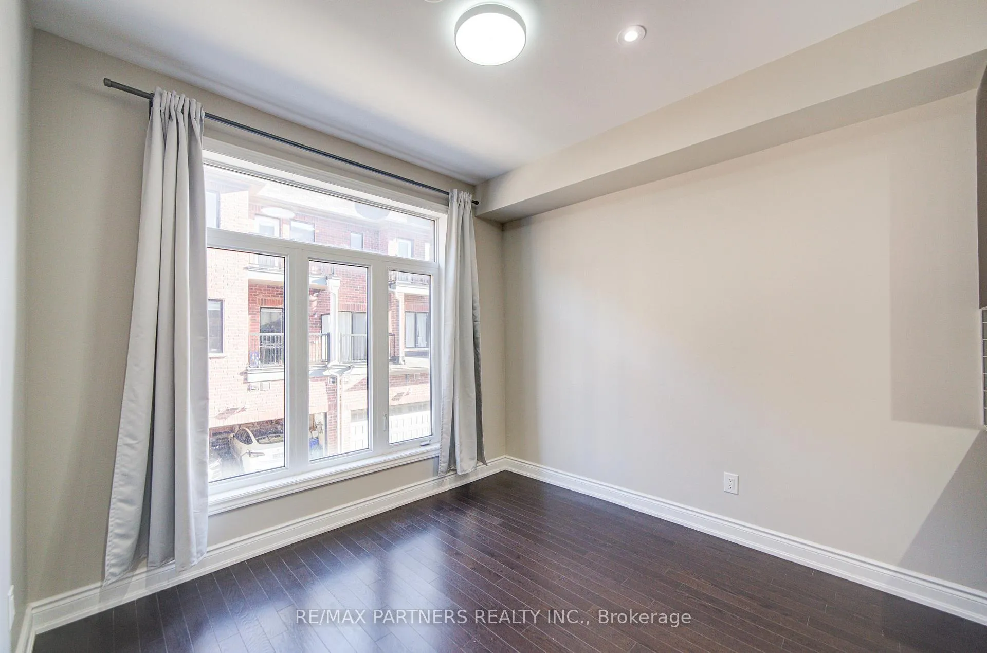 Photo 12 of 107 Lichfield Road, Markham, Unionville — HOMEH