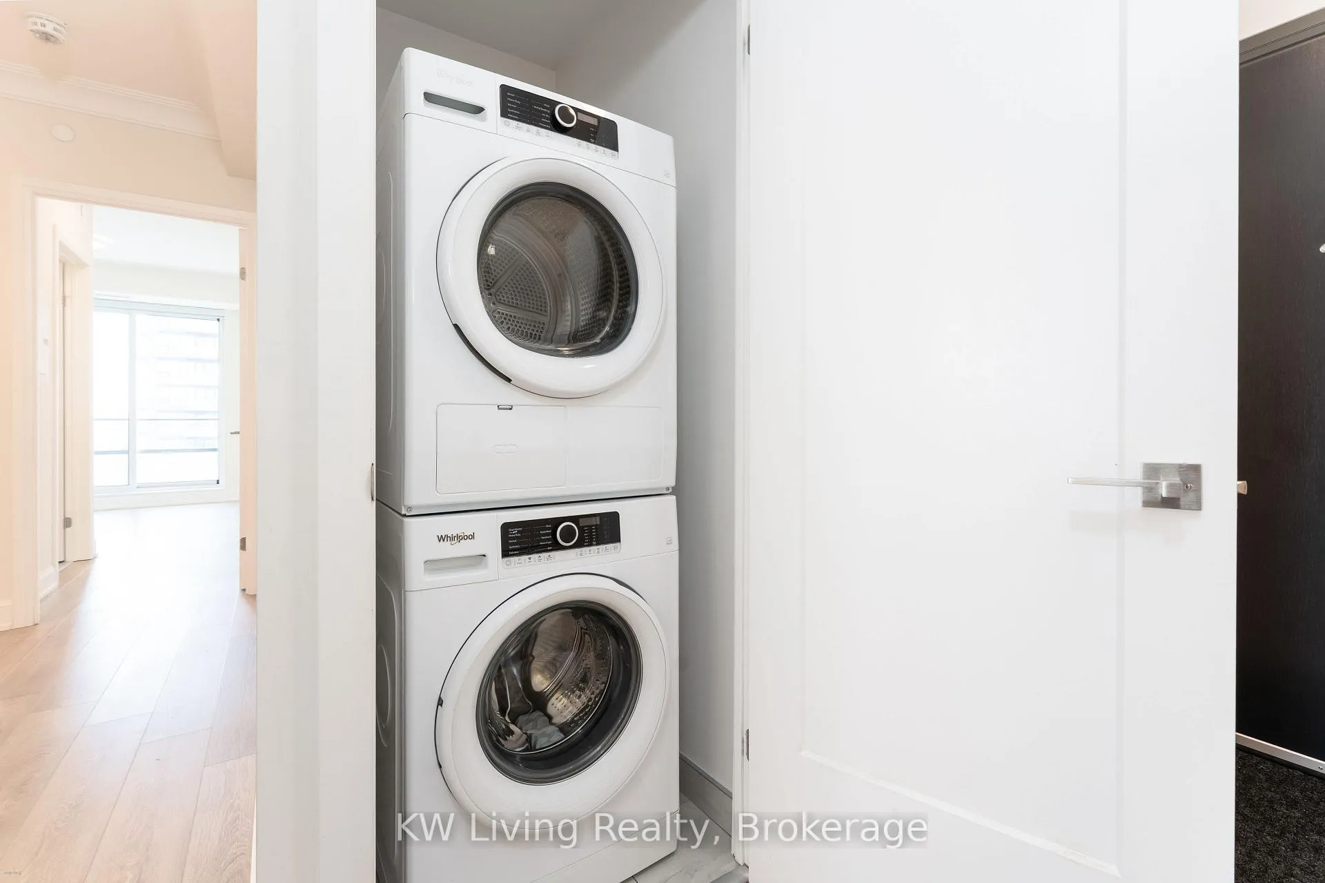 Photo 14 of Unit 1801, 38 Water Walk Drive, Markham, Unionville — HOMEH