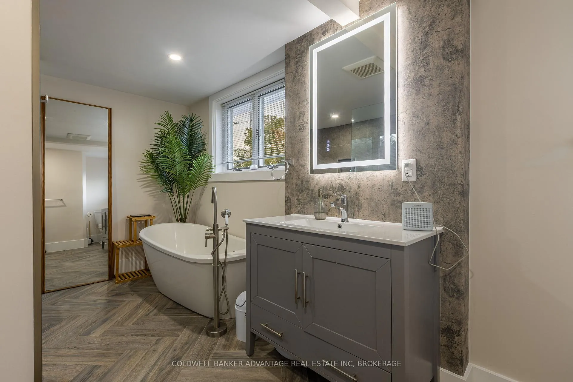 Photo 11 of 110 Garner Avenue, Welland, Lincoln/Crowland — HOMEH
