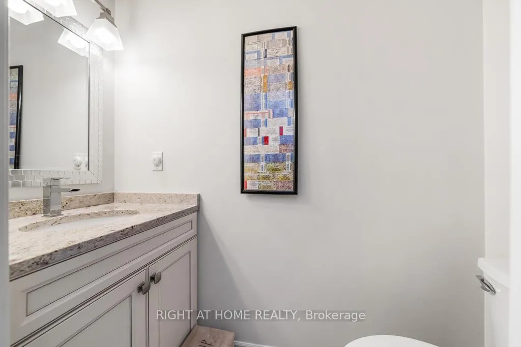 Photo 6 of 12 Valridge Court, Hamilton, Ancaster — HOMEH