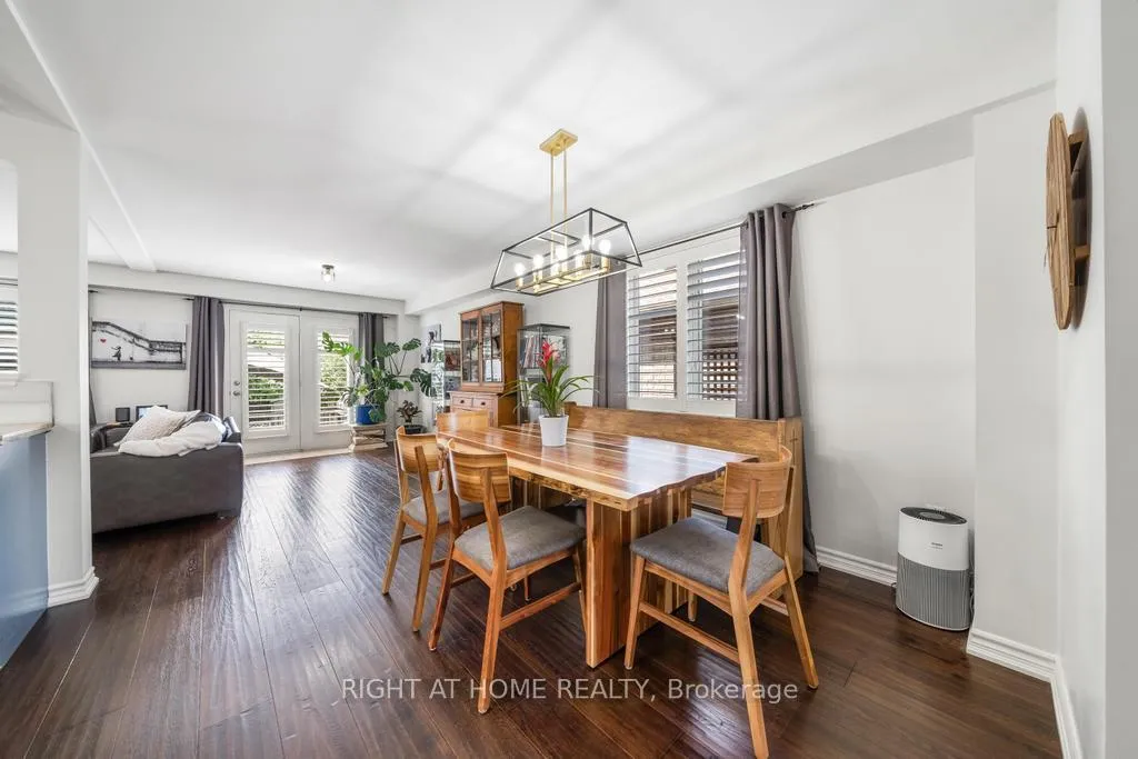 Photo 8 of 12 Valridge Court, Hamilton, Ancaster — HOMEH
