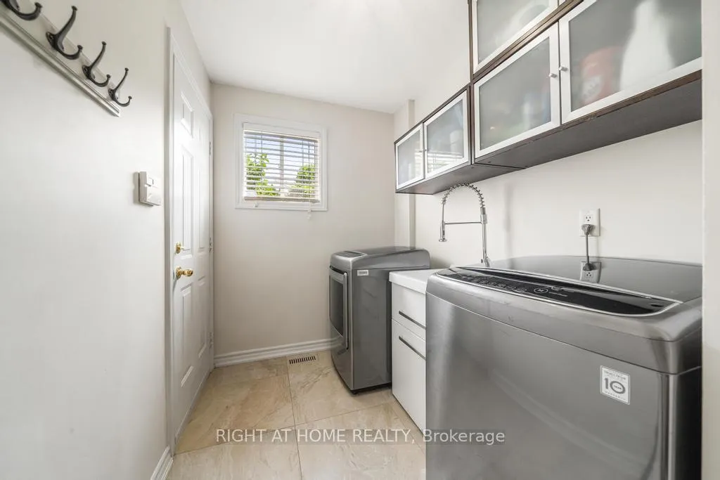Photo 21 of 12 Valridge Court, Hamilton, Ancaster — HOMEH